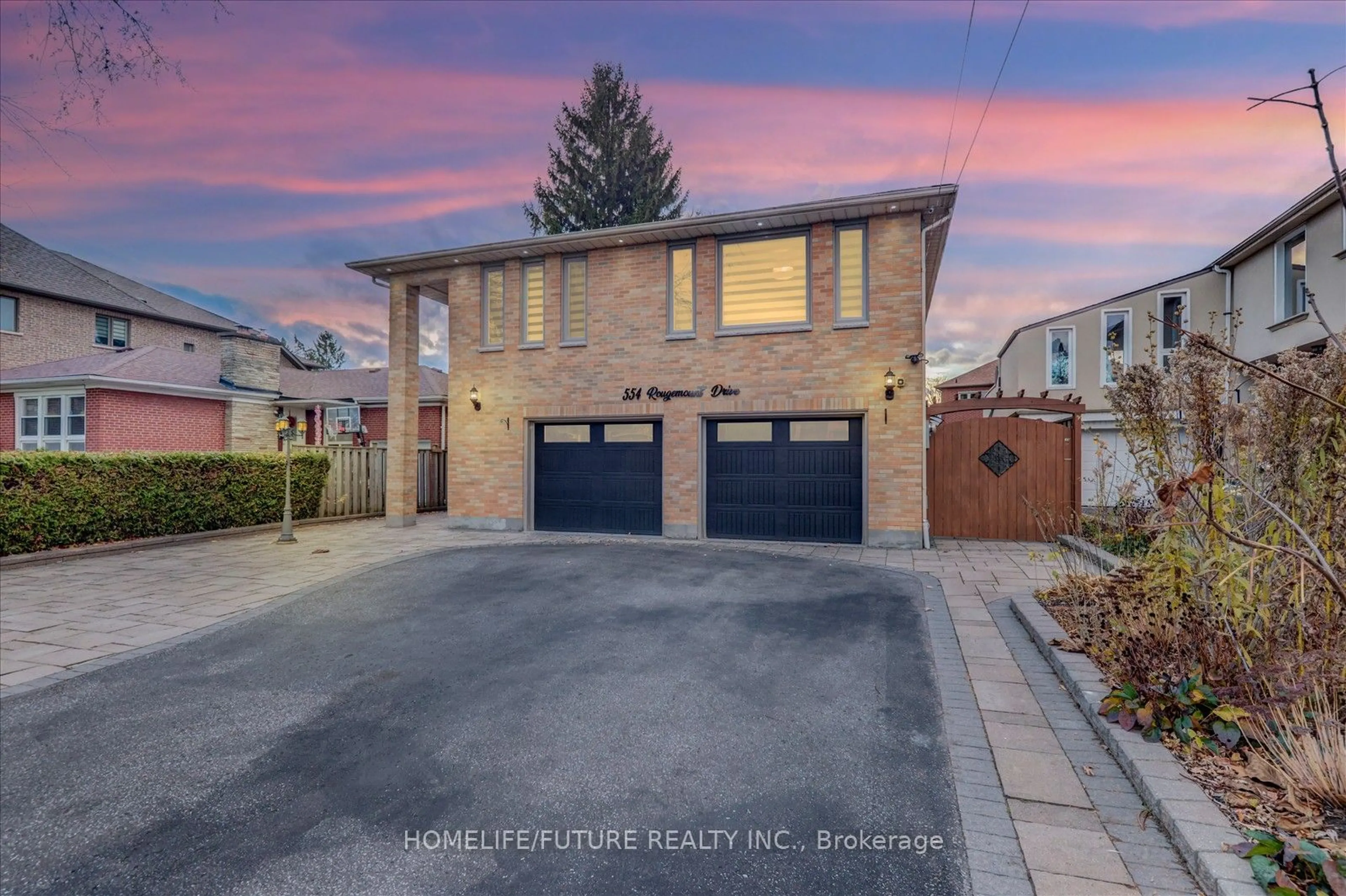 Frontside or backside of a home, the street view for 554 Rougemount Dr, Pickering Ontario L1W 2C2