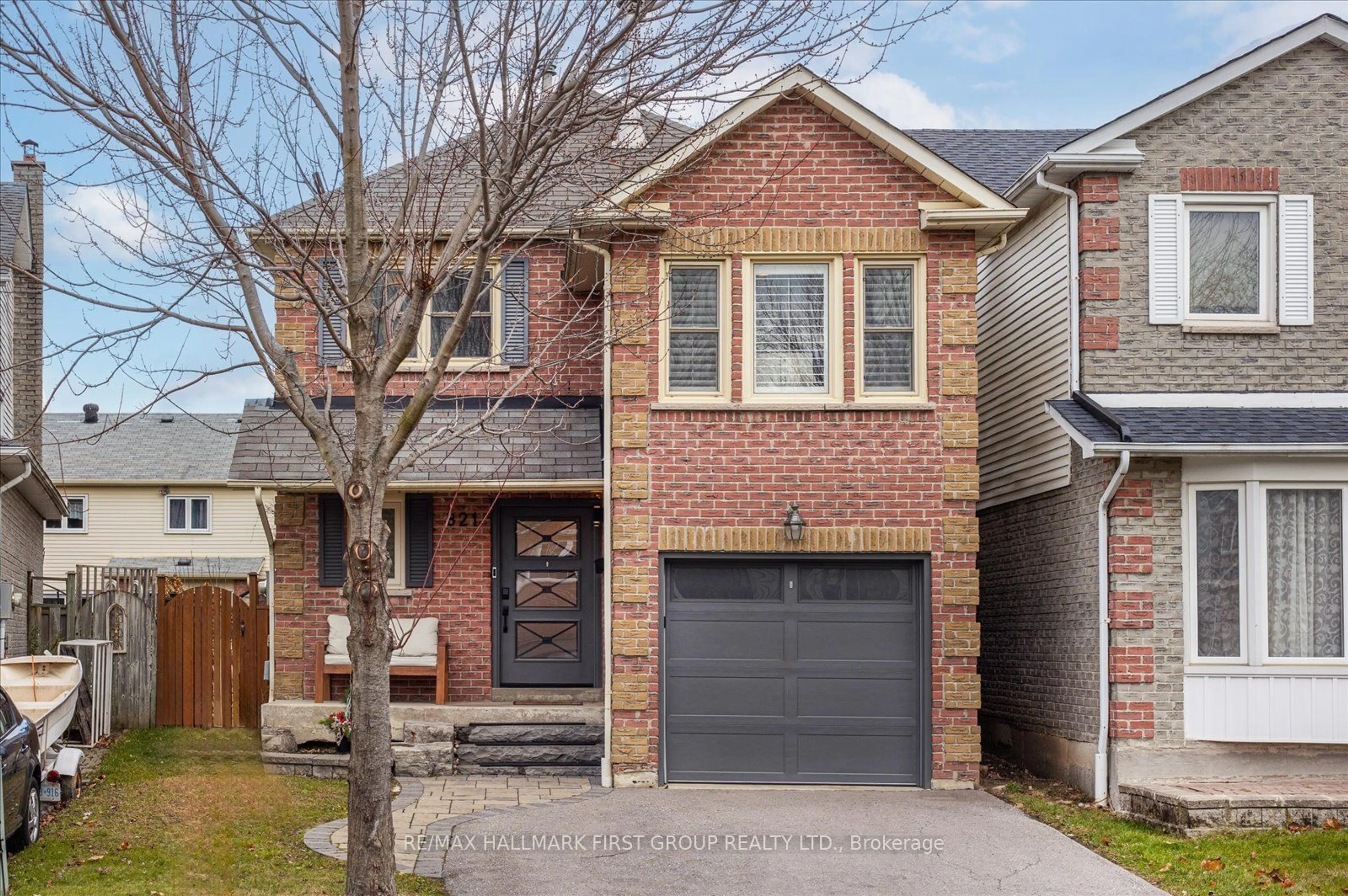 Home with brick exterior material for 821 Red Maple Crt, Whitby Ontario L1N 7V7