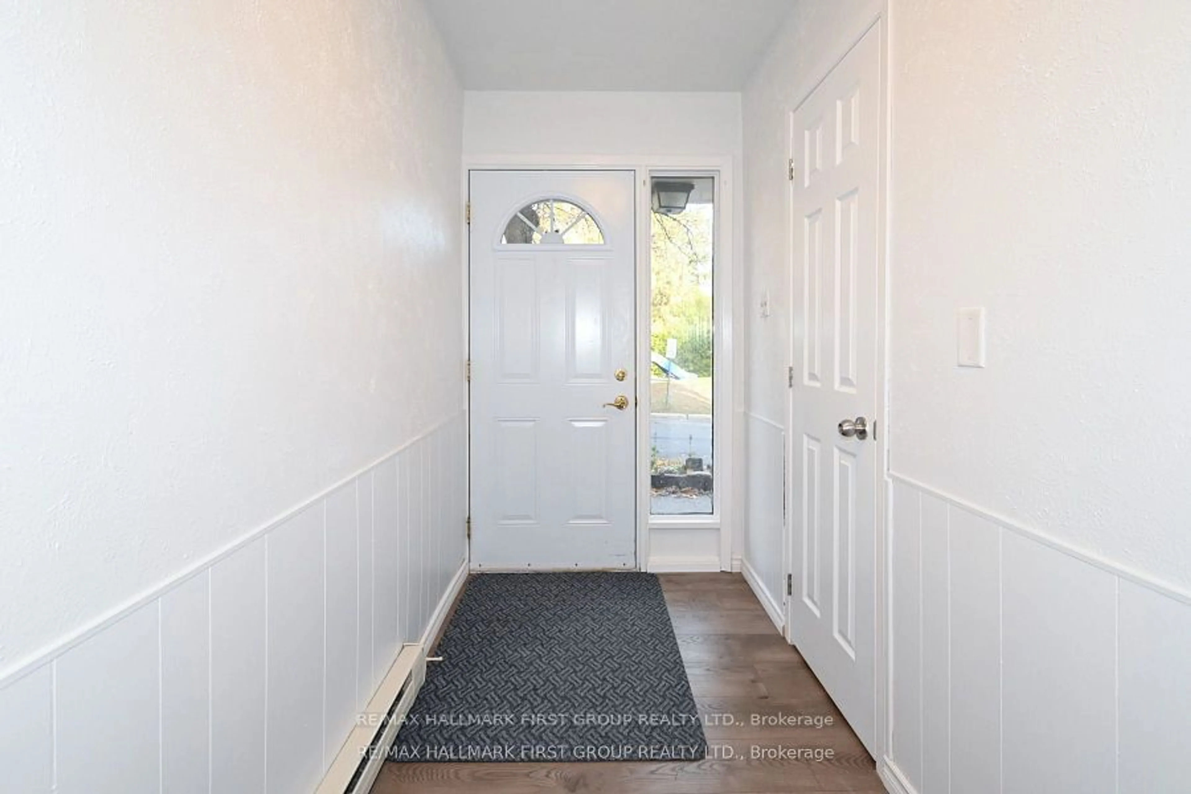 Indoor entryway, wood floors for 1310 Fieldlight Blvd #18, Pickering Ontario L1V 2Y8