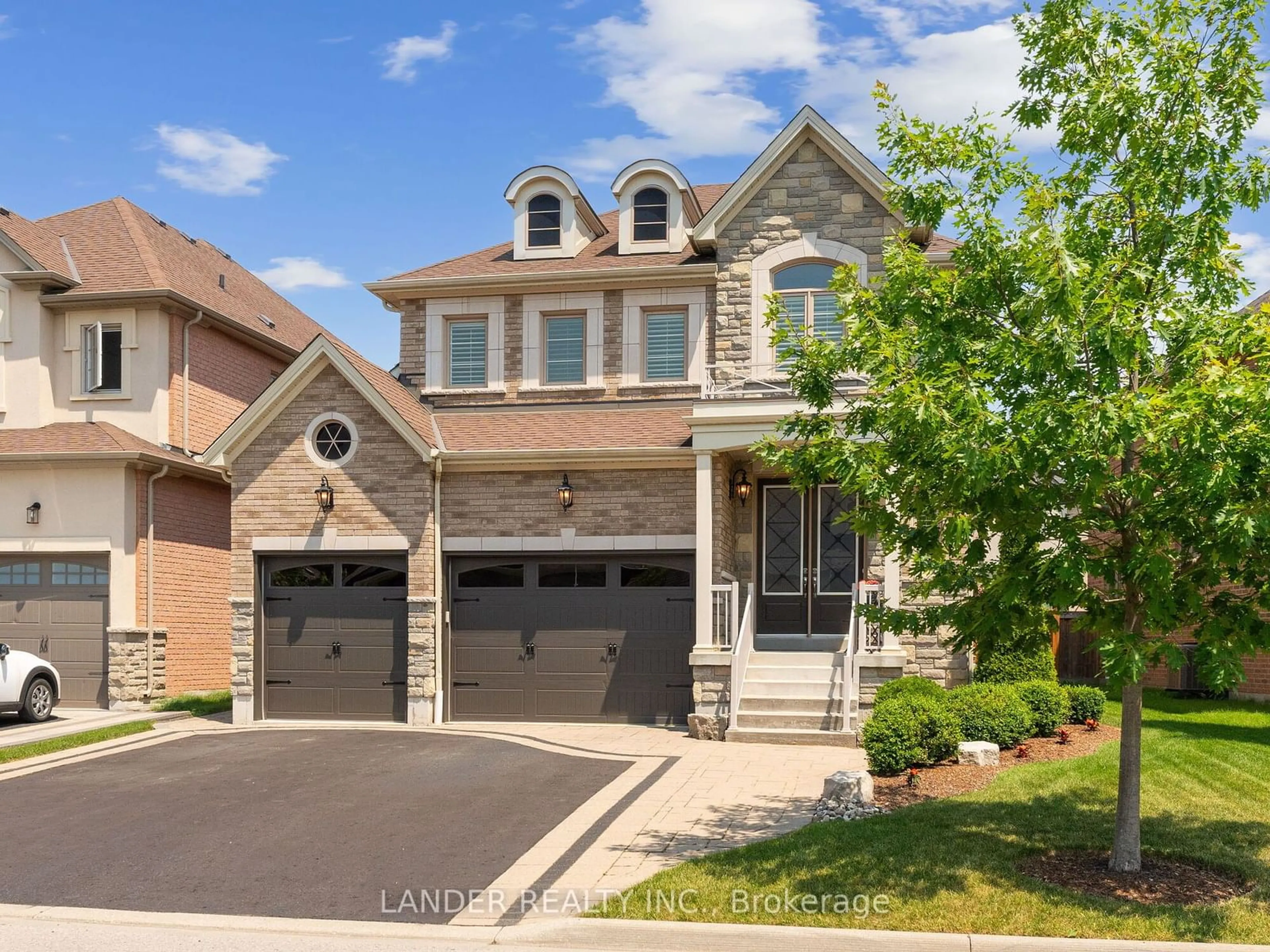 Frontside or backside of a home, the street view for 13 Coach Cres, Whitby Ontario L1R 0K8