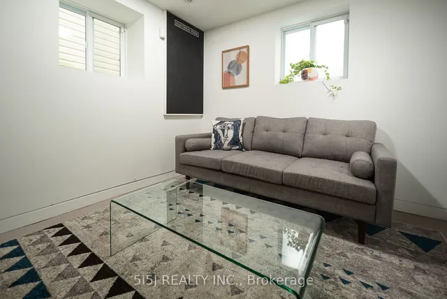 Additional property image - 421 Craven Rd