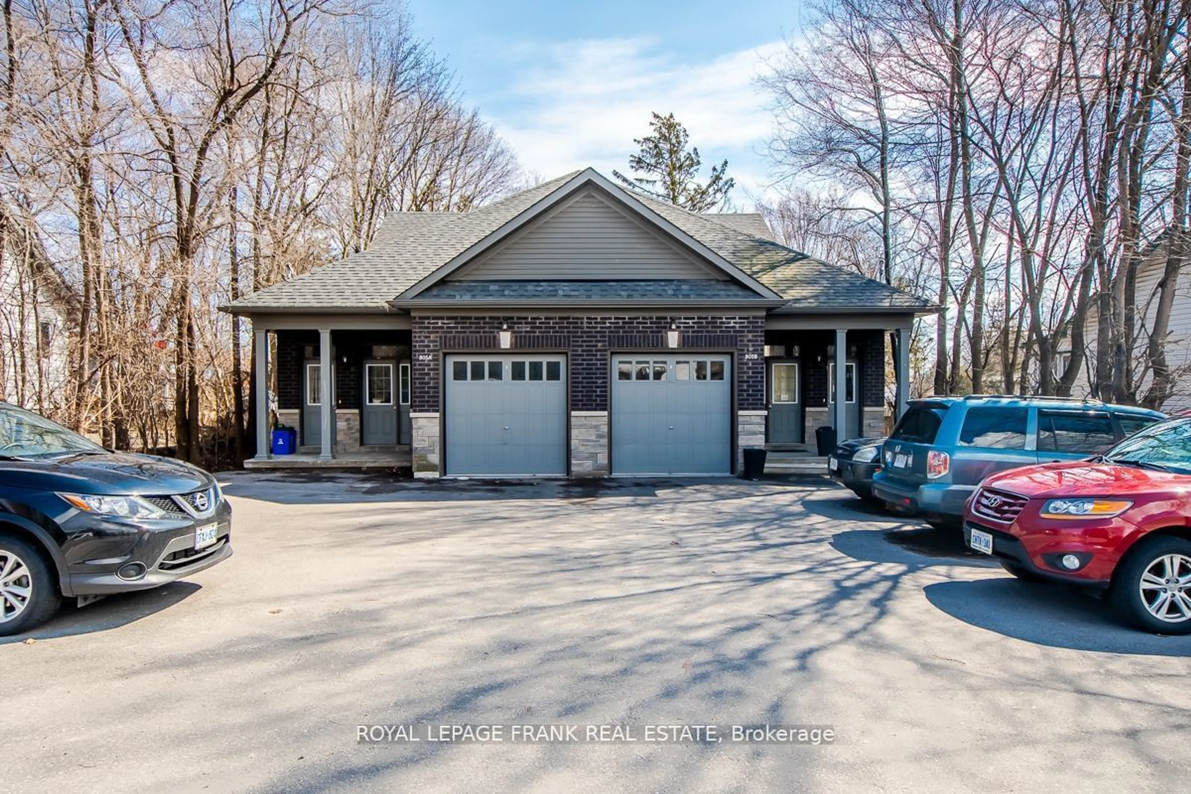 A pic from exterior of the house or condo, cottage for 805B Dundas St, Whitby Ontario L1N 2N6