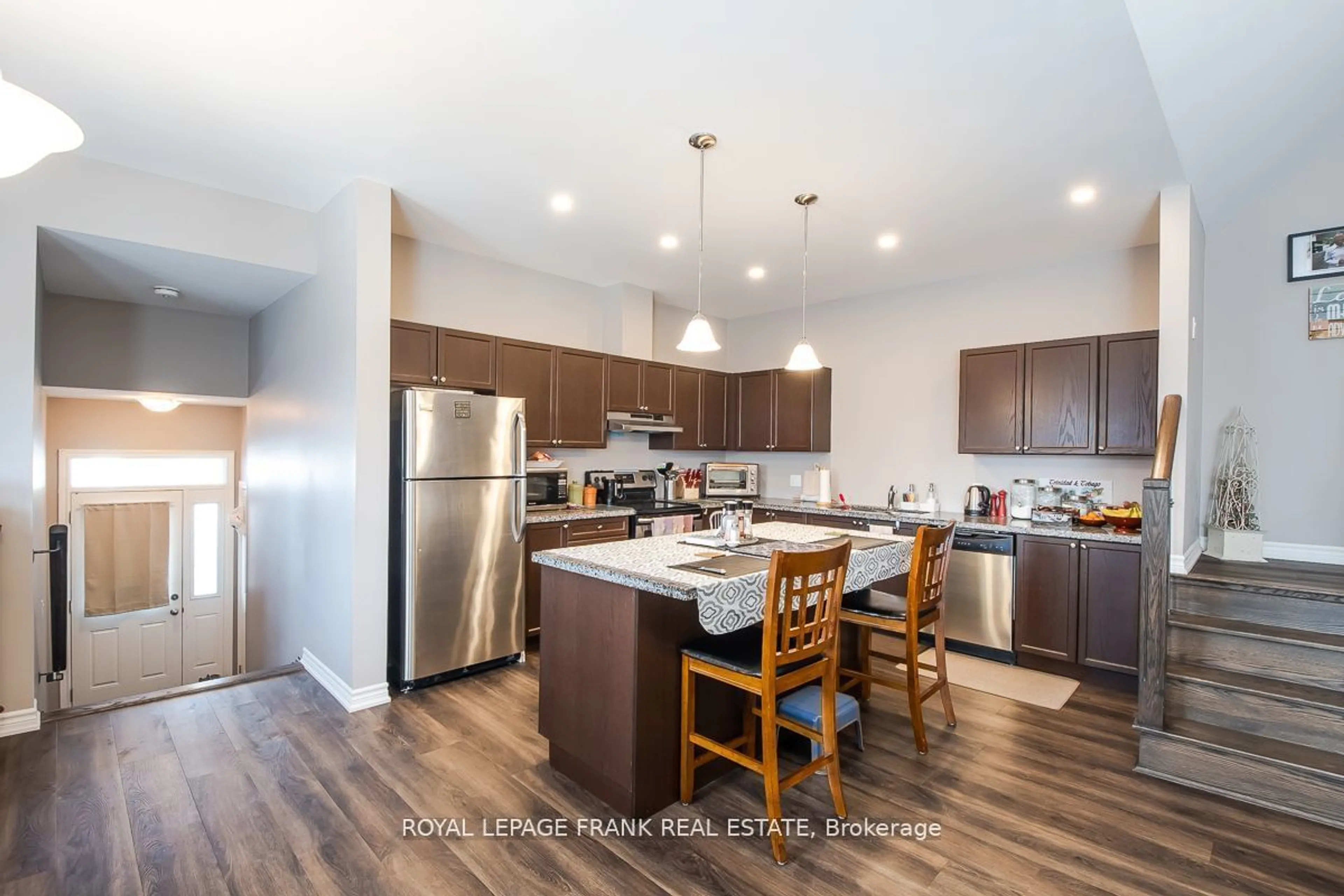 Open concept kitchen for 805B Dundas St, Whitby Ontario L1N 2N6