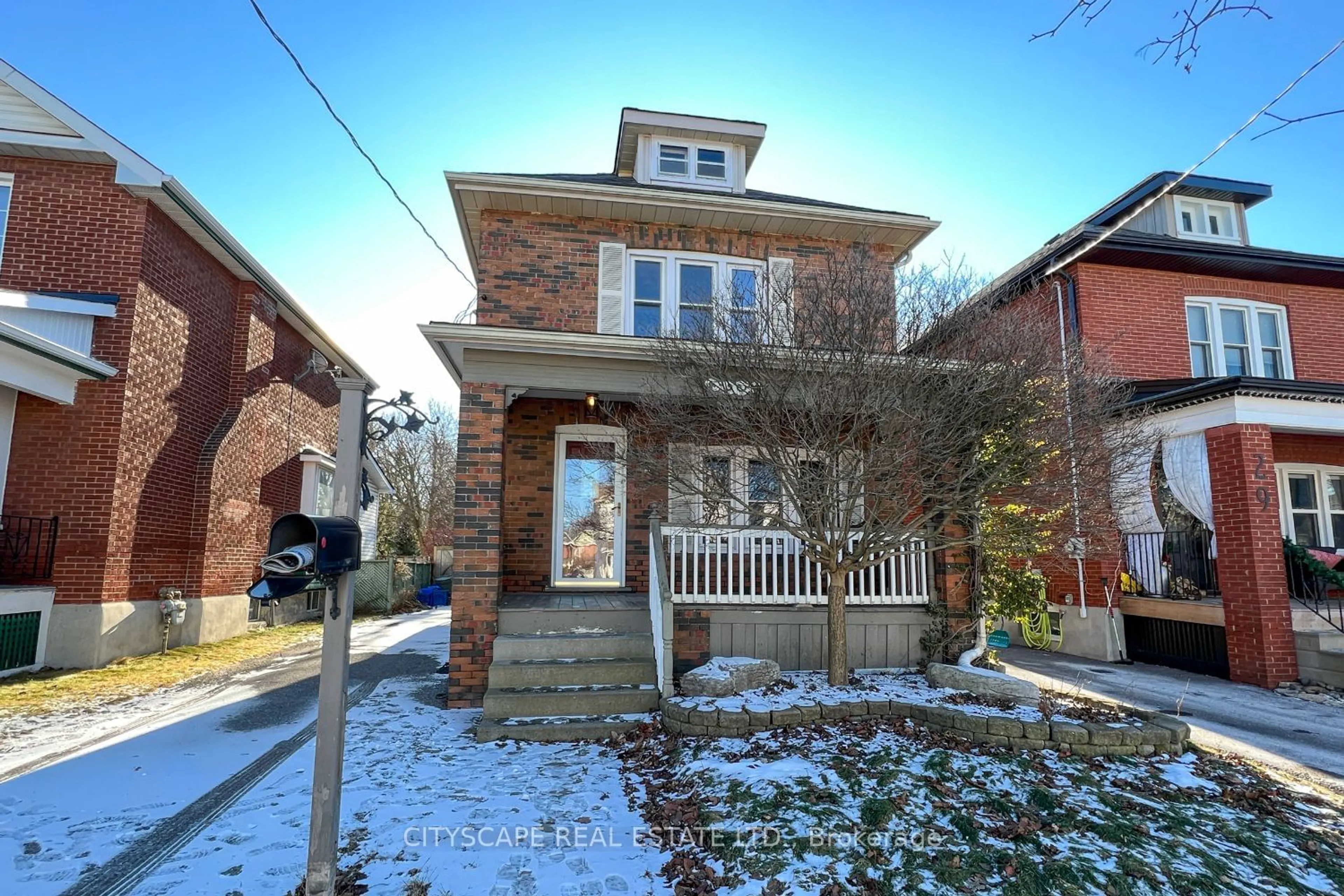 A pic from exterior of the house or condo, the street view for 27 Buckingham Ave, Oshawa Ontario L1G 2K4