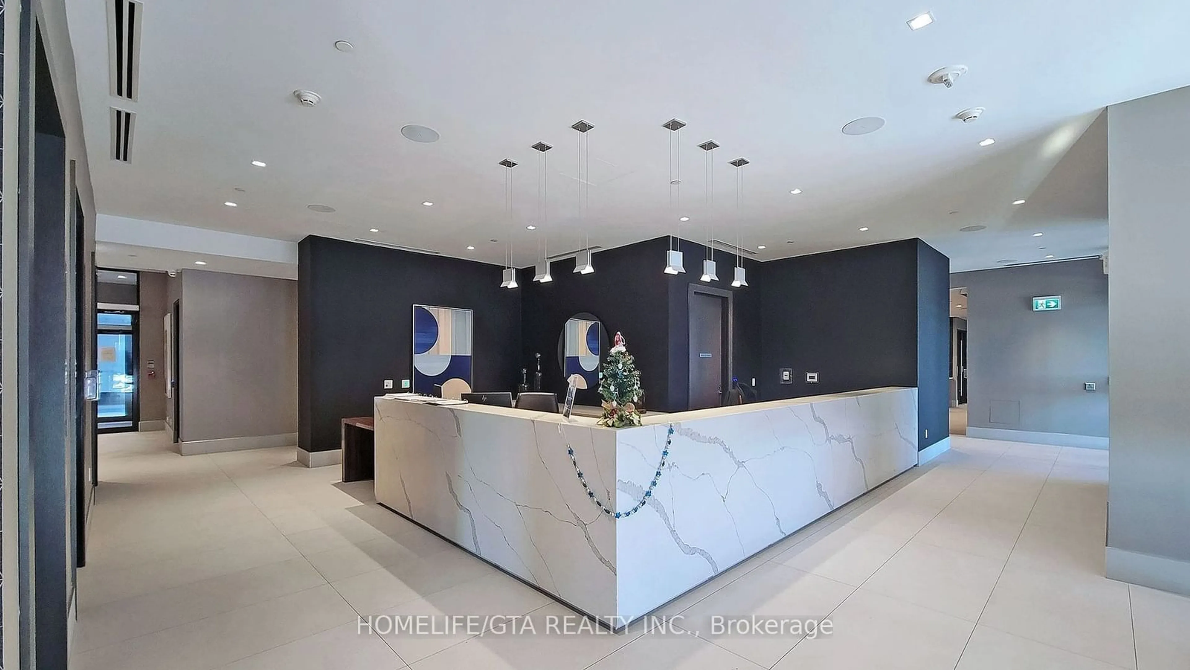 Indoor lobby, ceramic floors for 2550 Simcoe St #1109, Oshawa Ontario L1L 0R5