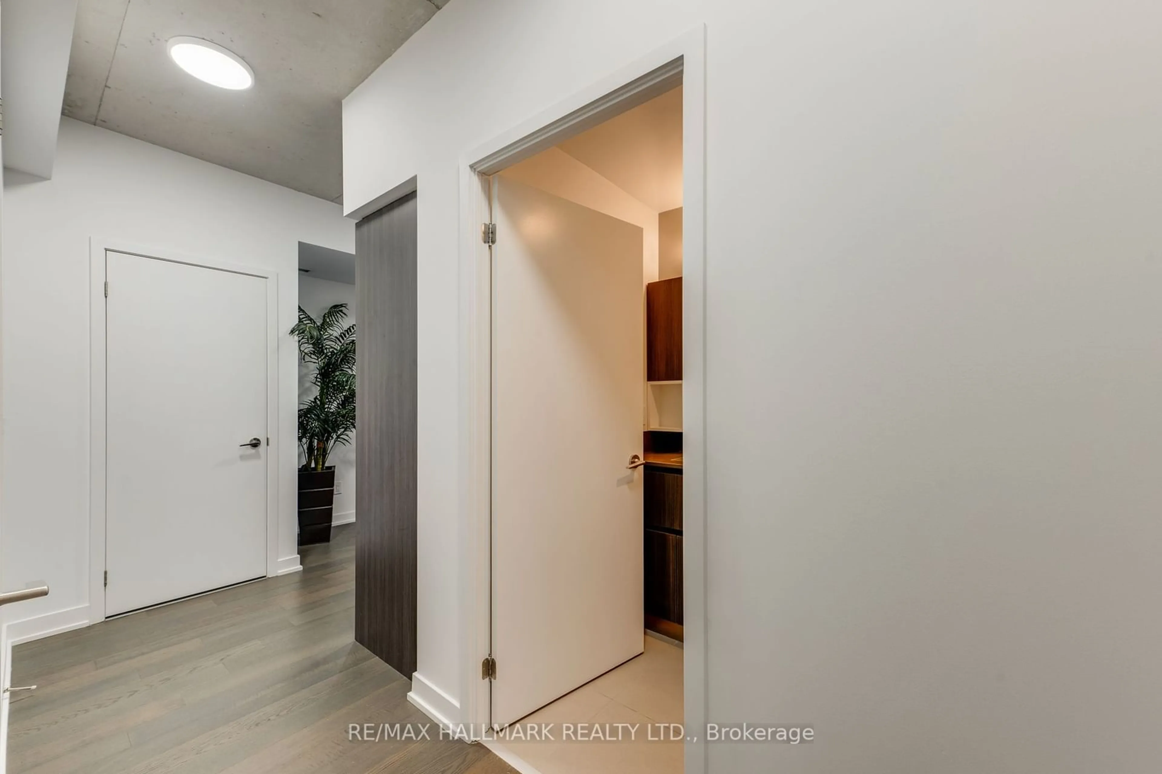 Indoor entryway, wood floors for 45 Baseball Pl #1102, Toronto Ontario M4M 0H1