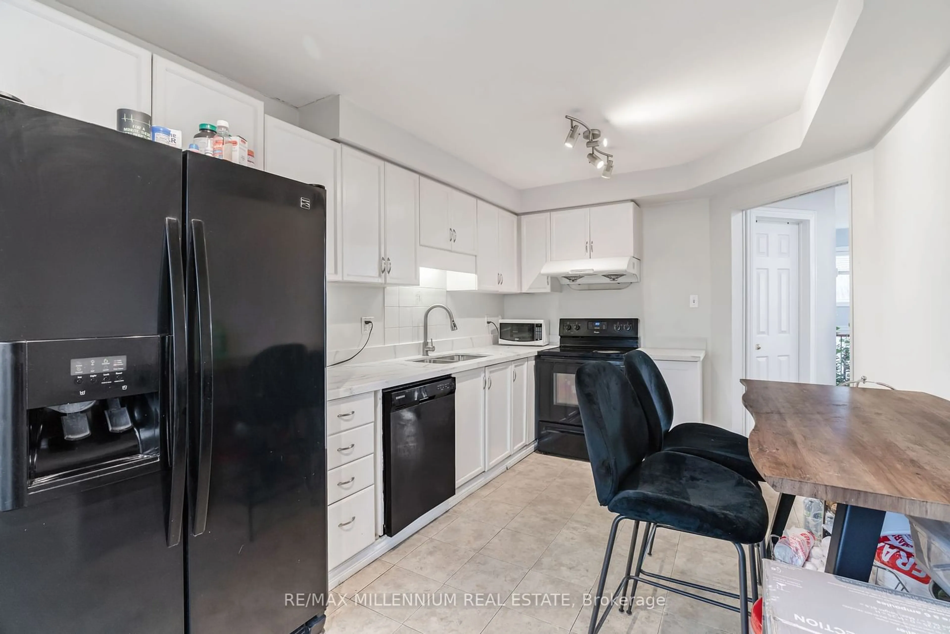 Standard kitchen, wood floors, cottage for 64 Fenwick Ave, Clarington Ontario L1C 4S1