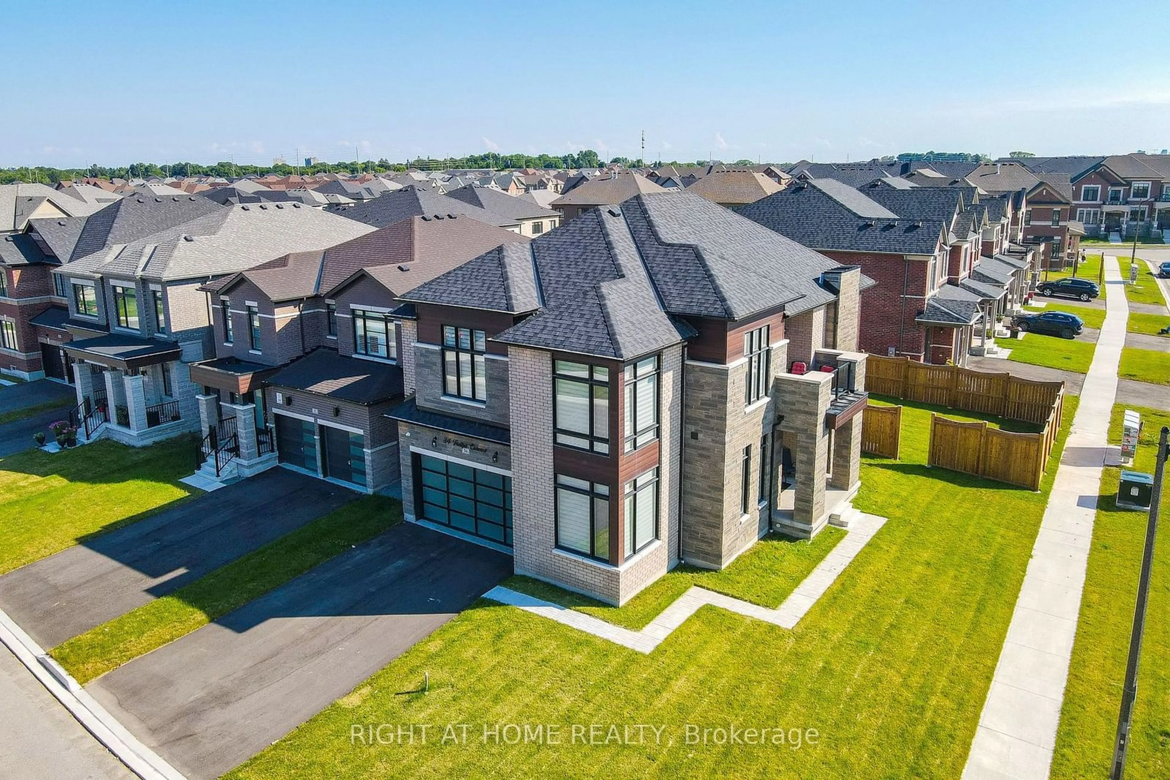 Frontside or backside of a home, the street view for 34 Fruitful Cres, Whitby Ontario L1P 0N3