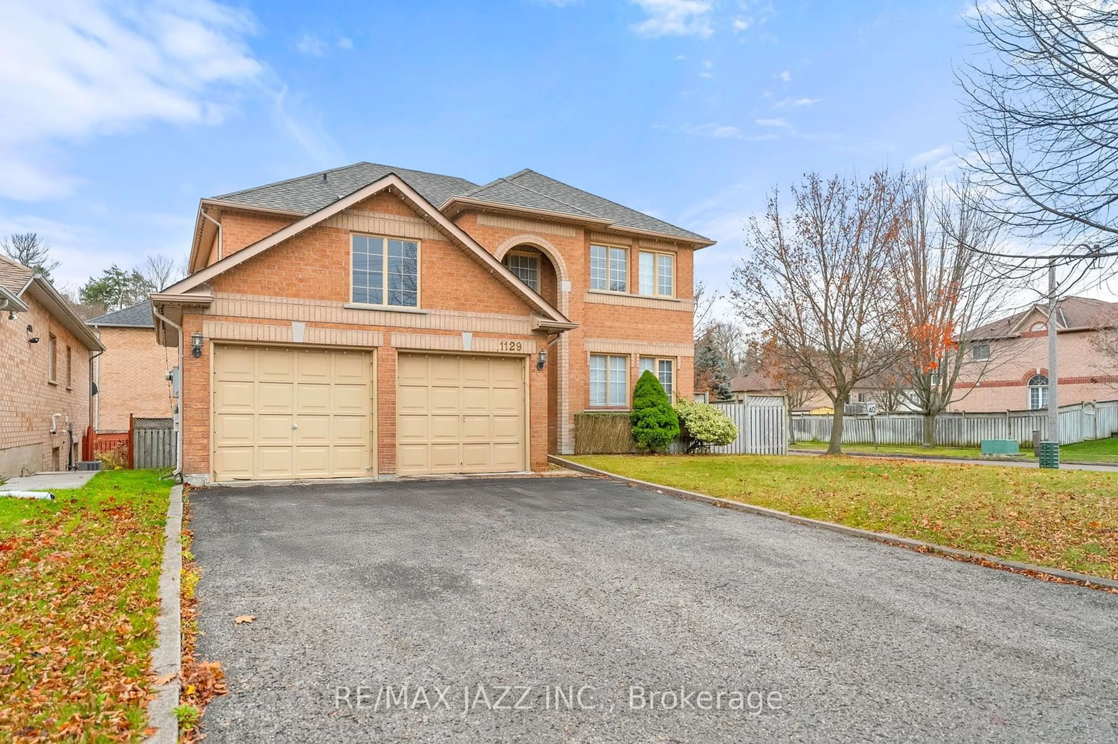 Frontside or backside of a home, the street view for 1129 Gossamer Dr, Pickering Ontario L1X 2T8