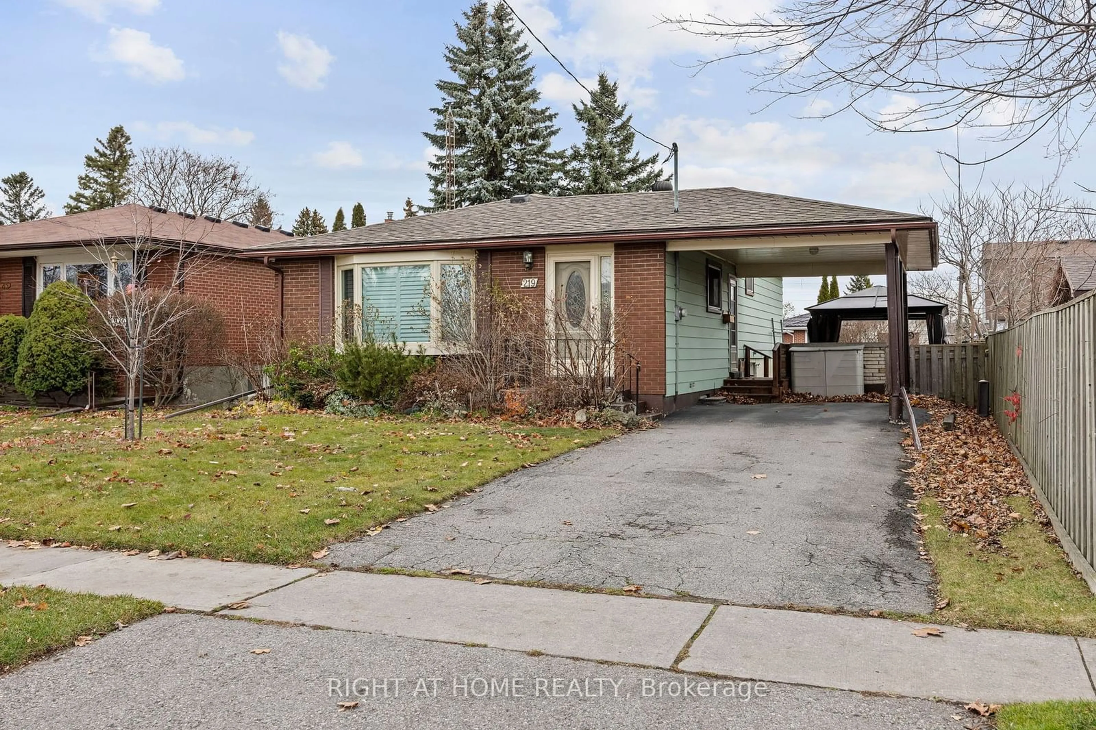 Frontside or backside of a home, the street view for 219 Guelph St, Oshawa Ontario L1H 6J1