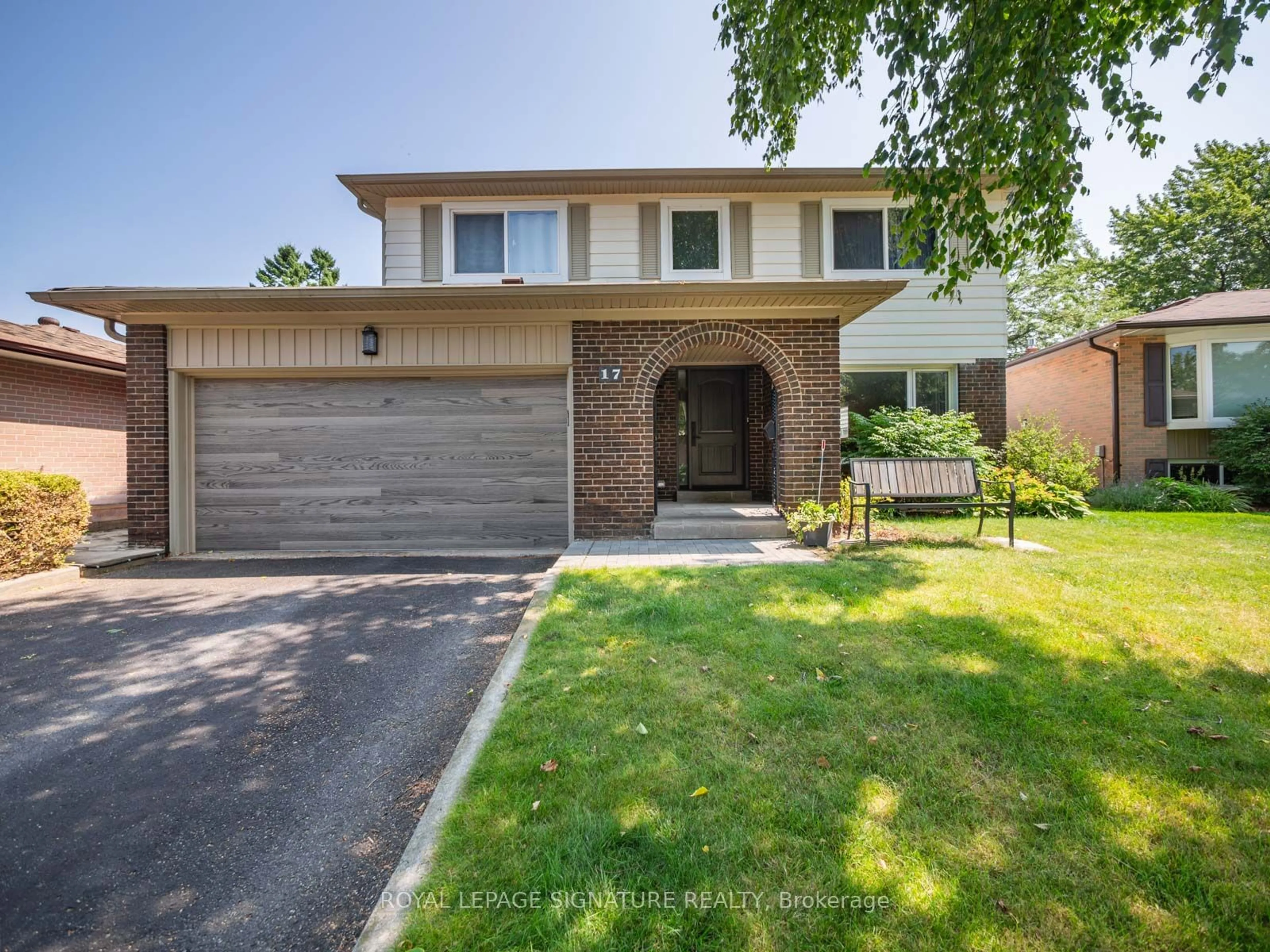 Frontside or backside of a home, the street view for 17 Chapais Cres, Toronto Ontario M1C 2C3