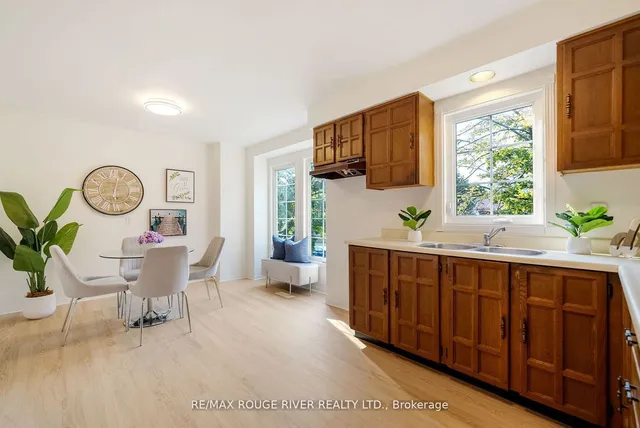 Additional property image - 572 Sandhurst Circ