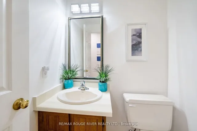 Additional property image - 572 Sandhurst Circ