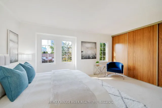 Additional property image - 572 Sandhurst Circ