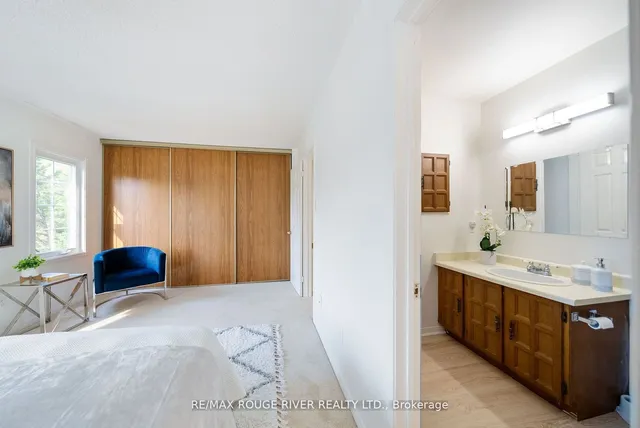 Additional property image - 572 Sandhurst Circ