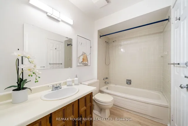 Additional property image - 572 Sandhurst Circ