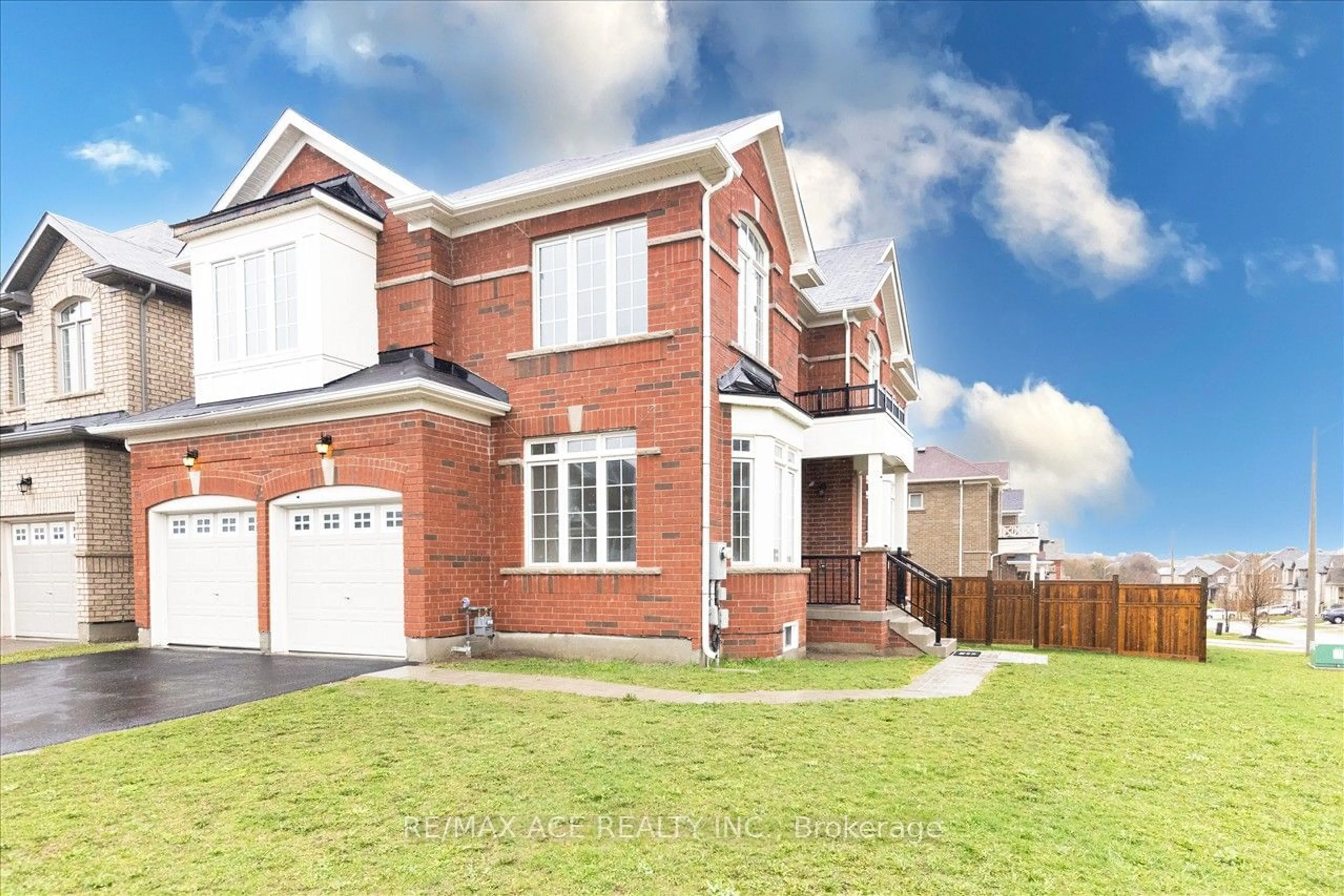 Home with brick exterior material for 114 Noden Cres, Clarington Ontario L1B 0L2