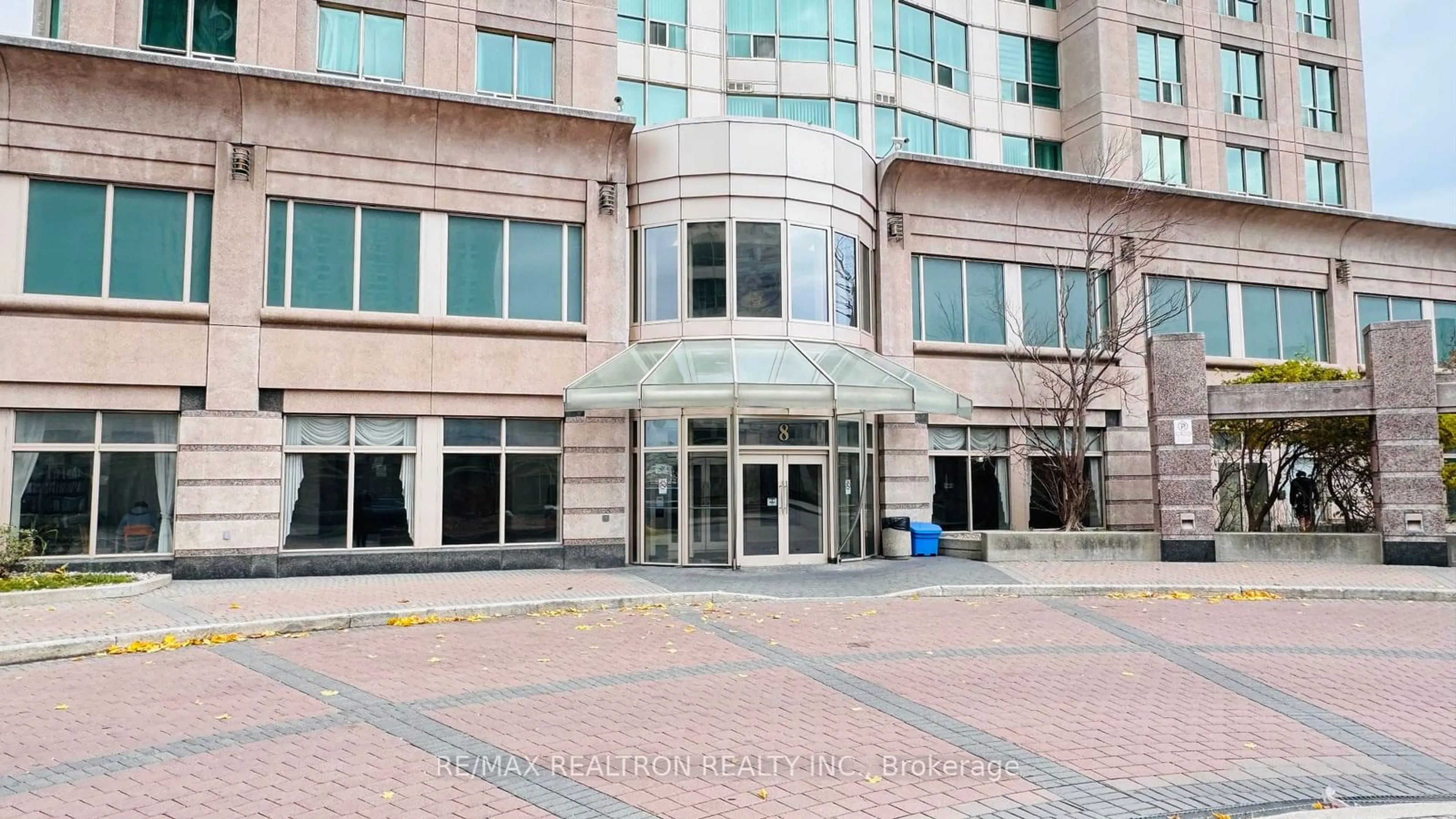 Indoor foyer for 8 Lee Centre Dr #2003, Toronto Ontario M1H 3H8