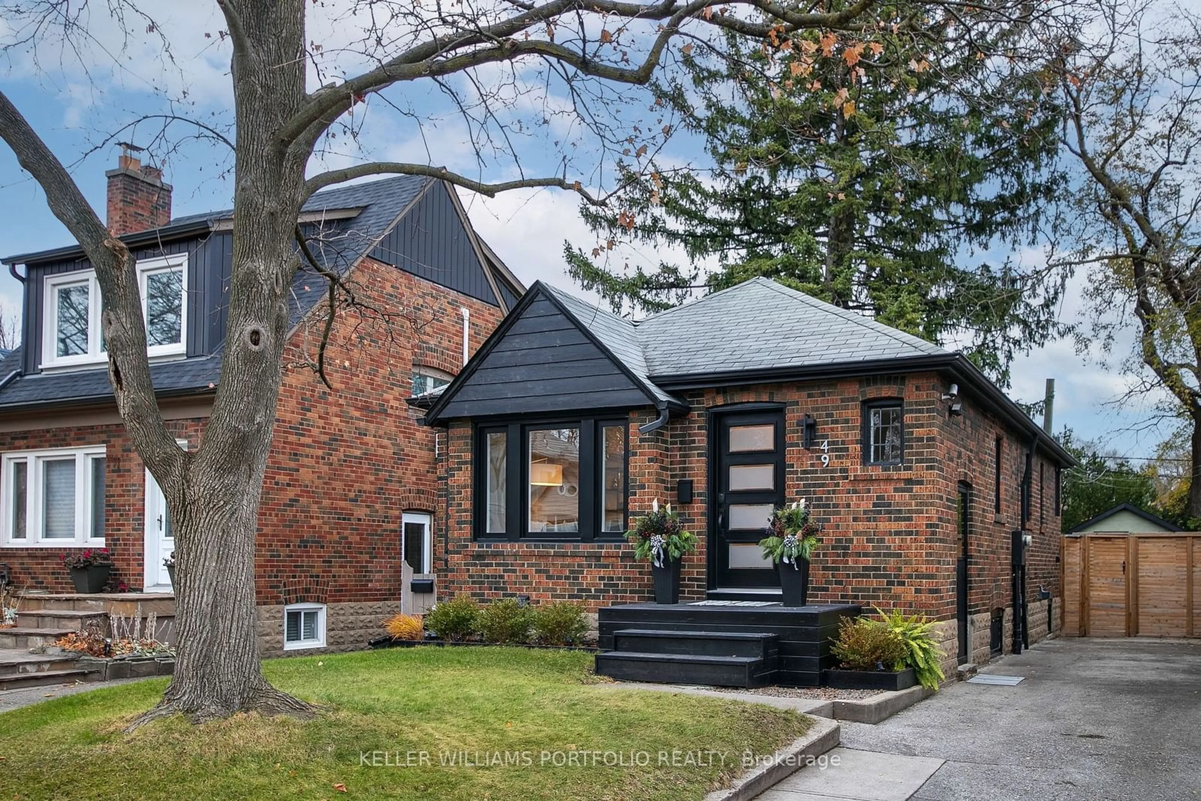 Home with brick exterior material for 49 White Birch Rd, Toronto Ontario M1N 3A7