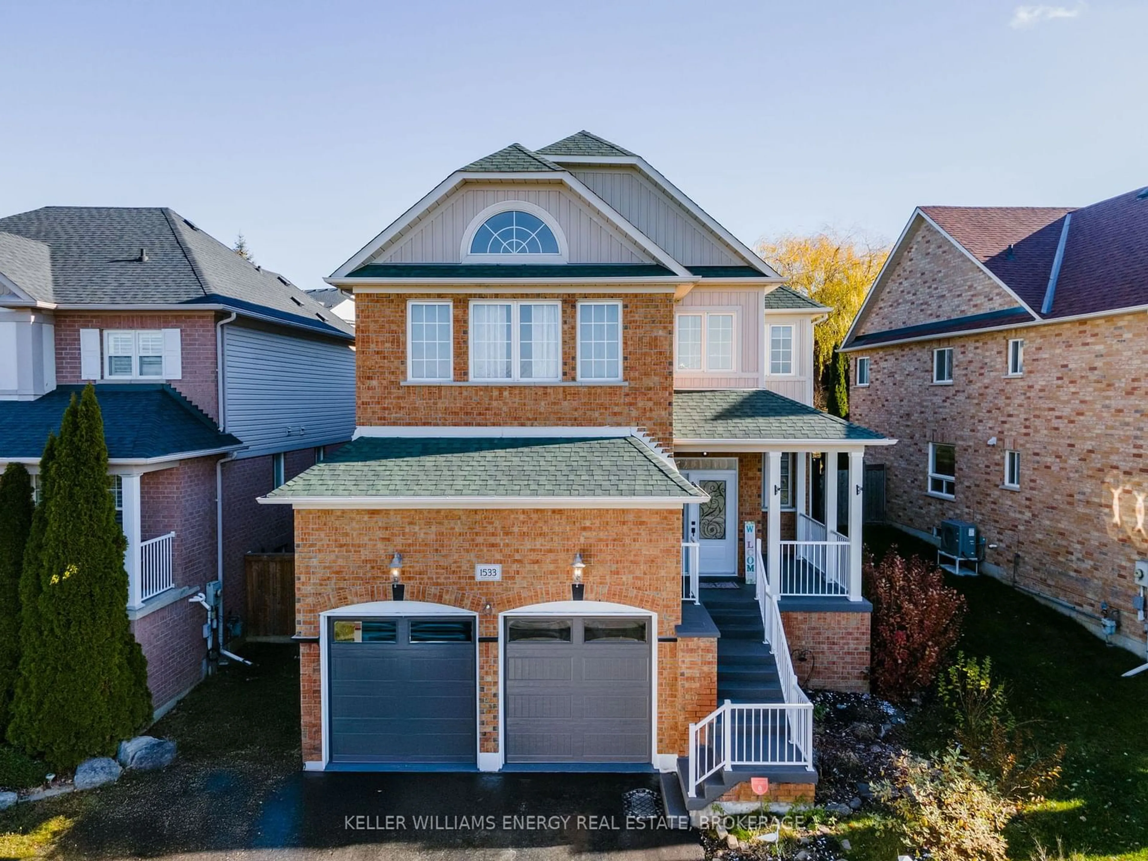 Frontside or backside of a home, the street view for 1533 Clearbrook Dr, Oshawa Ontario L1K 2P6