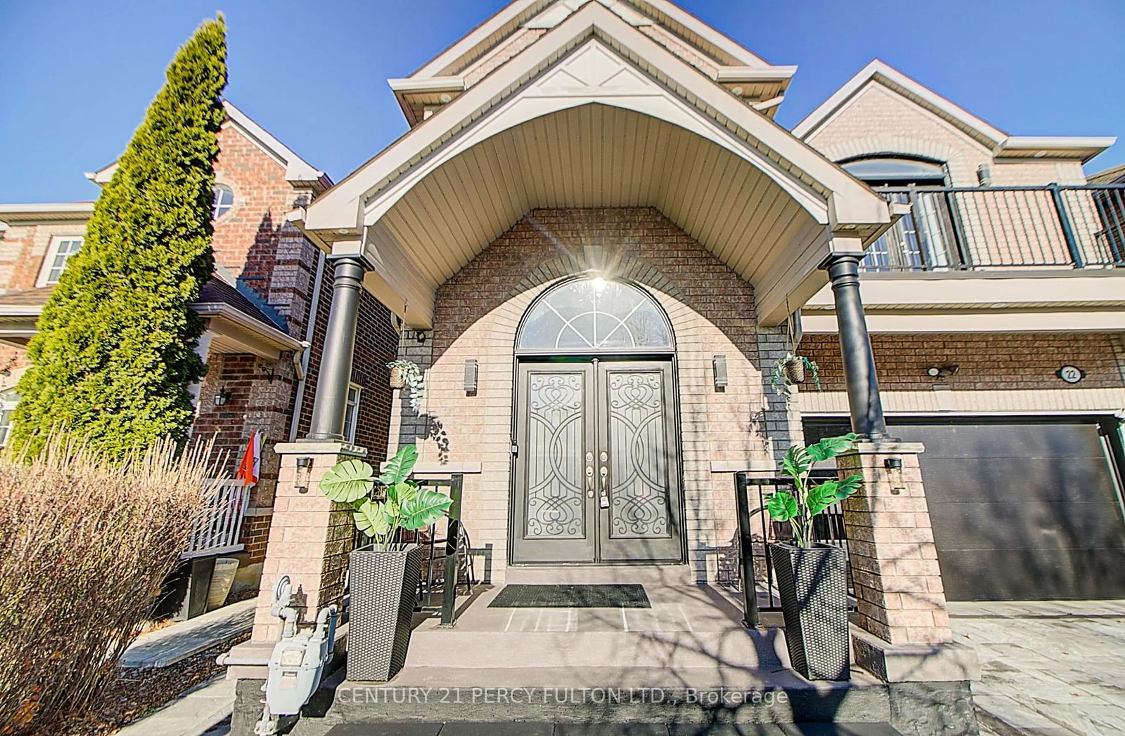 A pic from exterior of the house or condo, the street view for 22 Down Cres, Ajax Ontario L1T 4E8