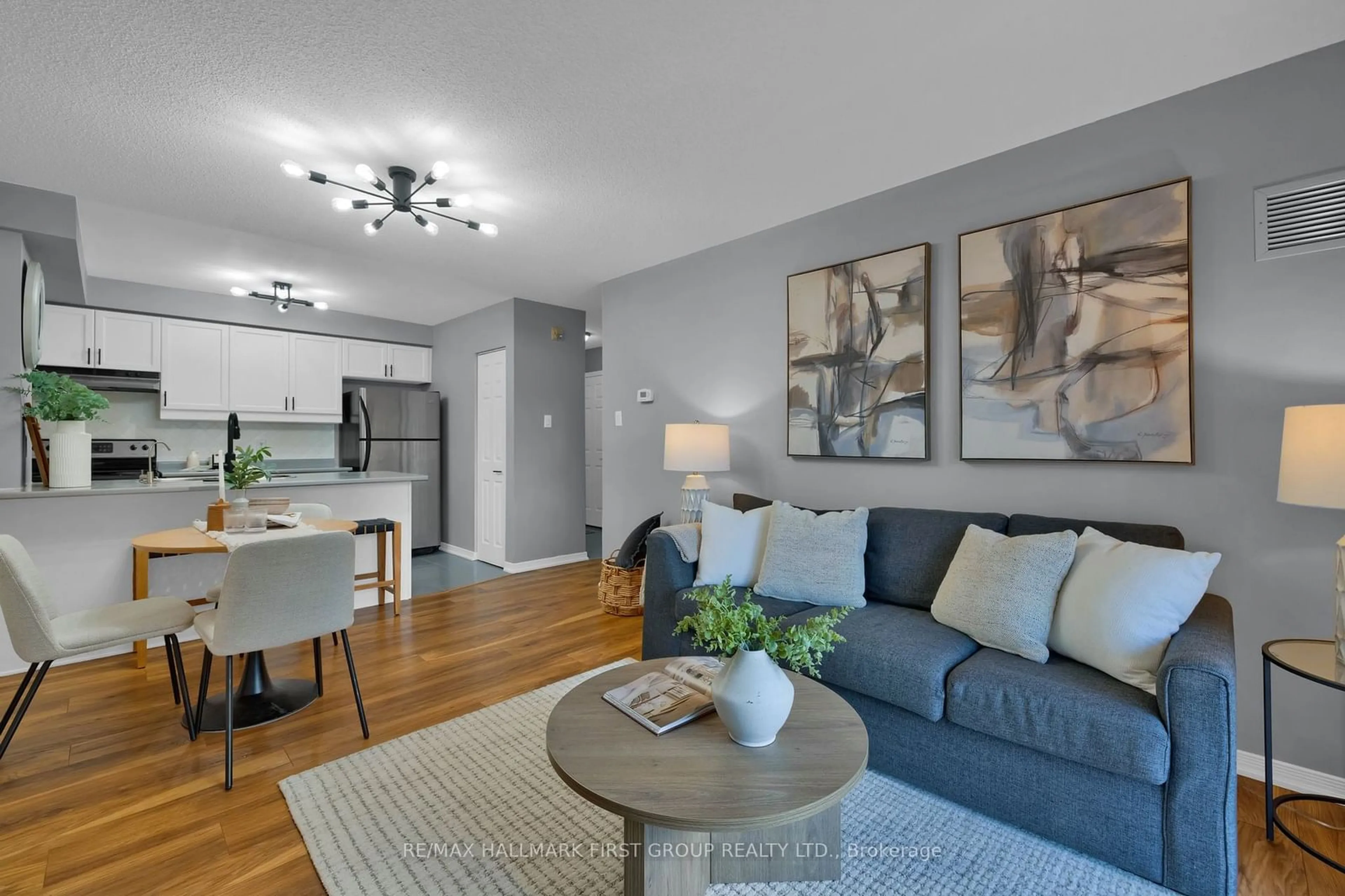 Living room, wood floors for 120 Aspen Springs Dr #109, Clarington Ontario L1C 0G7