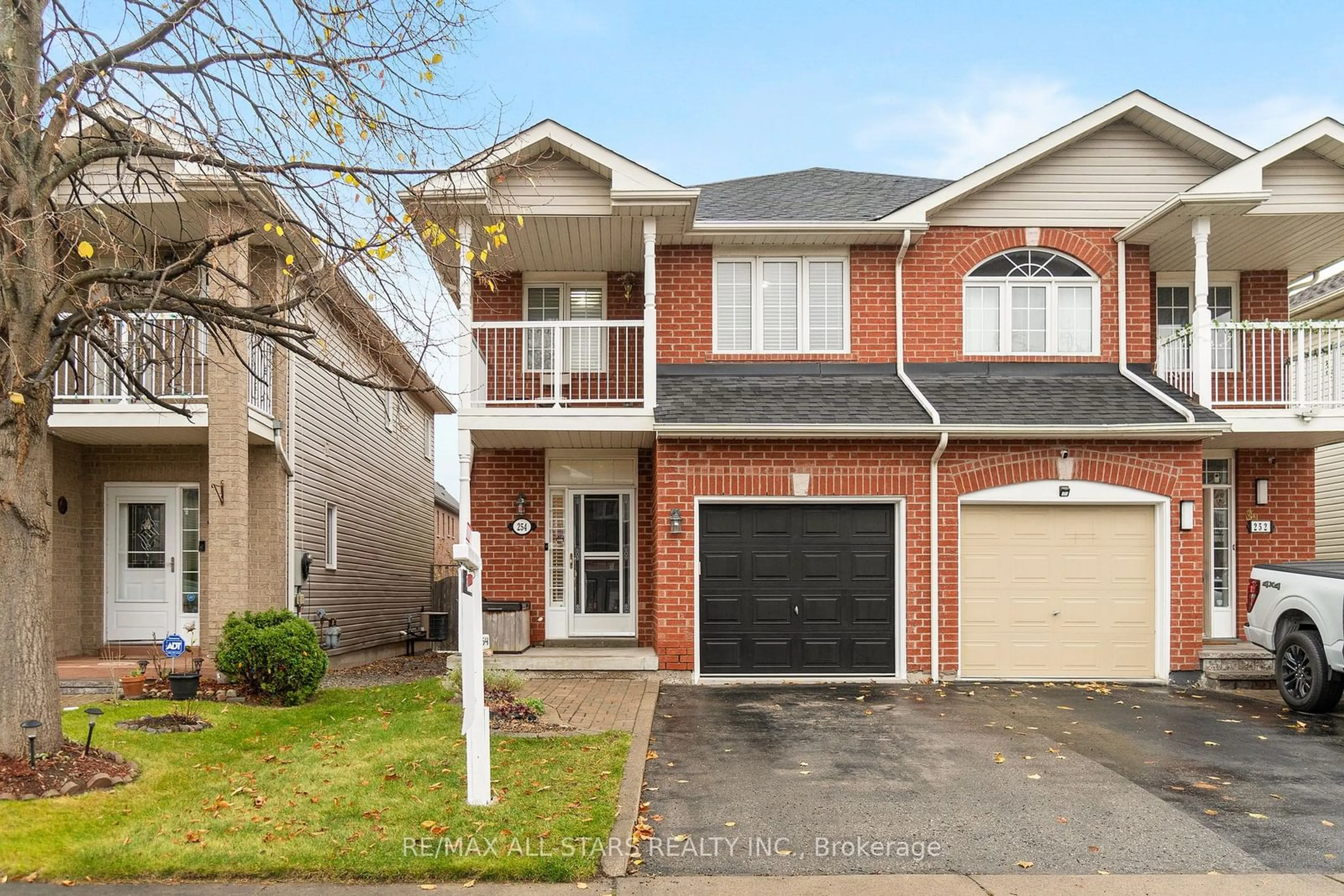 A pic from exterior of the house or condo, the street view for 254 Shadow Pl, Pickering Ontario L1V 7H7