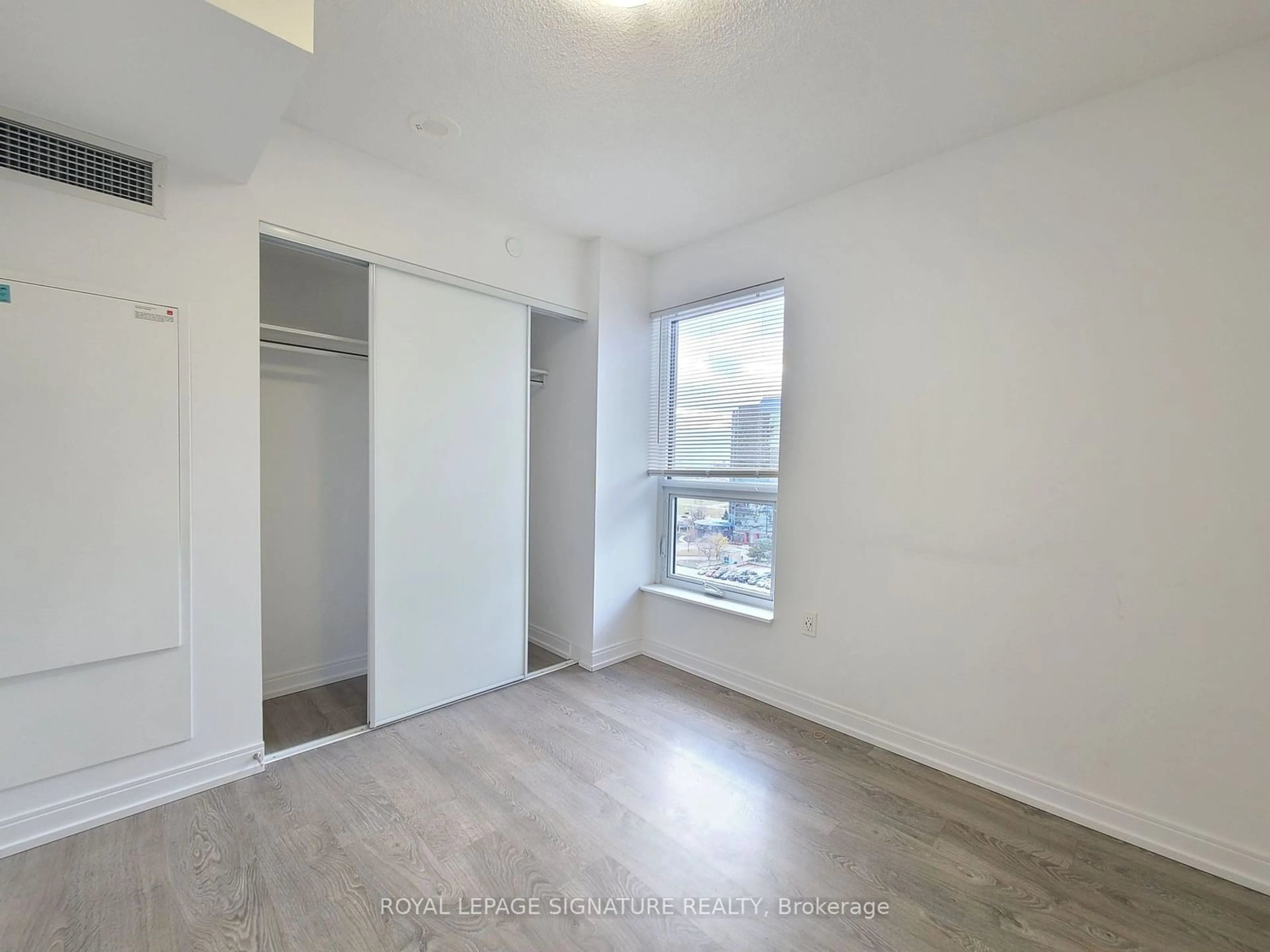 A pic of a room for 275 Village Green Sq #1223, Toronto Ontario M1S 0L8