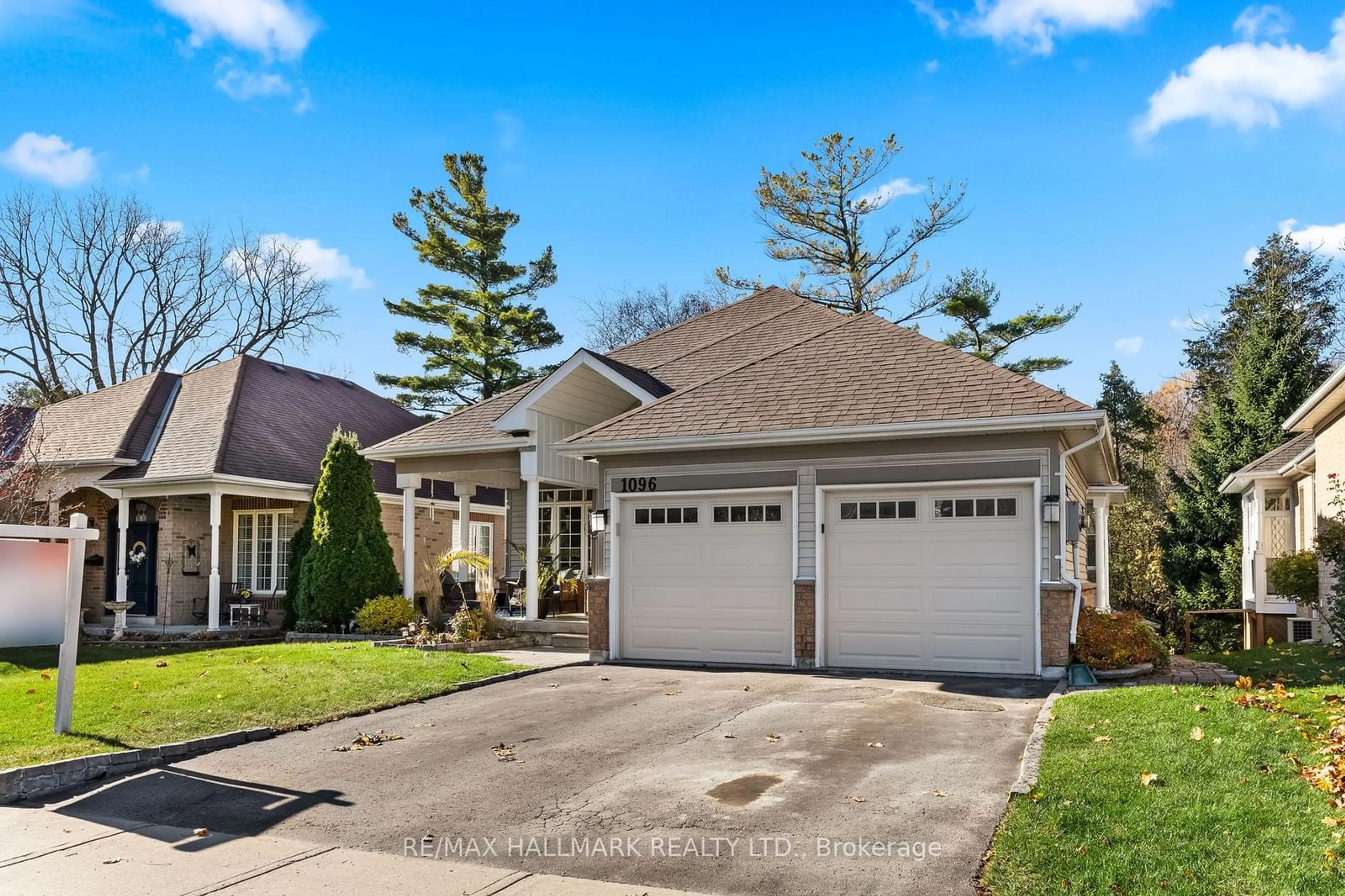 Frontside or backside of a home, cottage for 1096 Ridgemount Blvd, Oshawa Ontario L1K 2K9