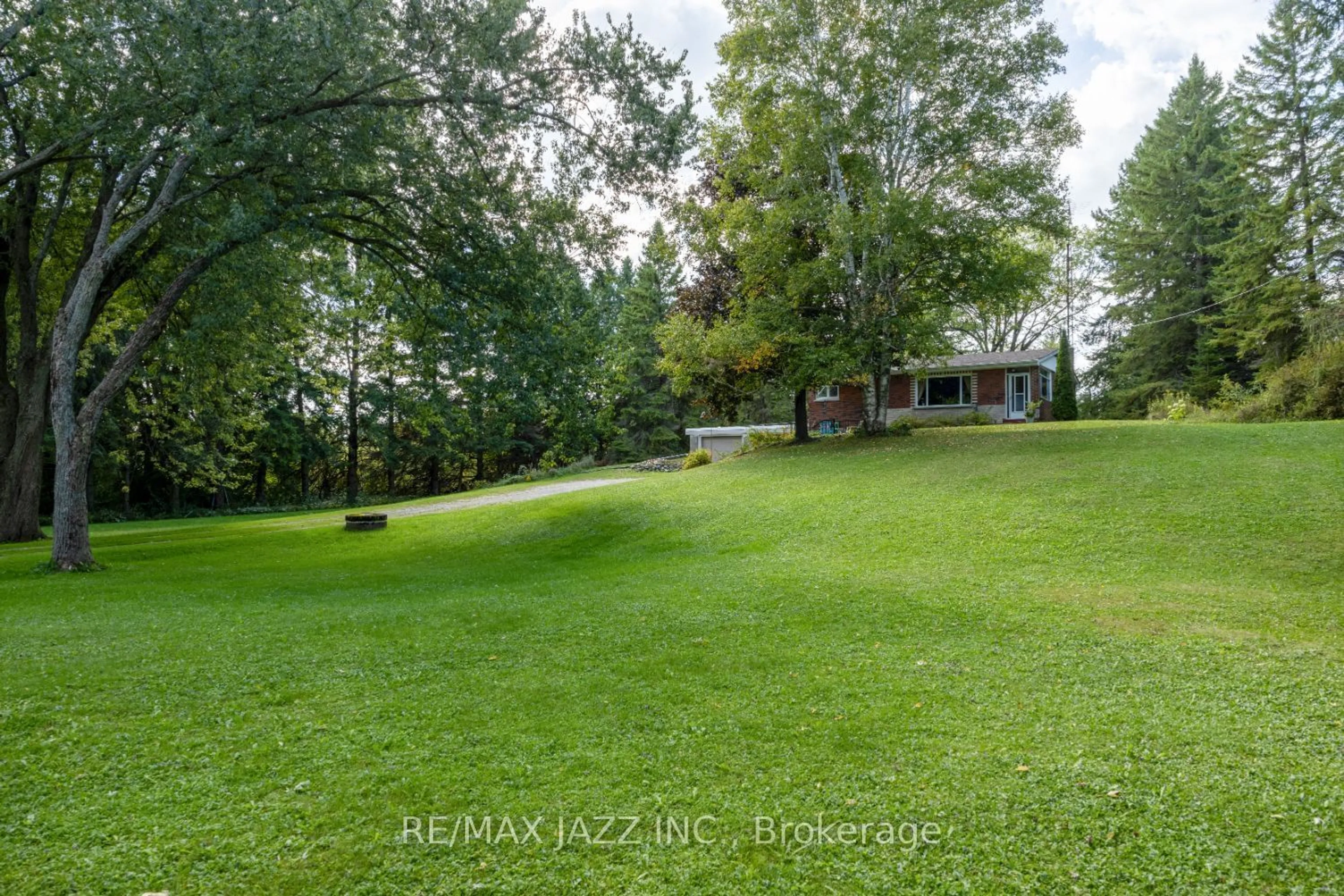 Frontside or backside of a home, cottage for 7420 Liberty St, Clarington Ontario L1C 6K4