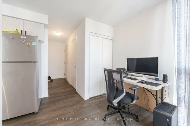 Additional property image - 10 Meadowglen Pl Unit 611