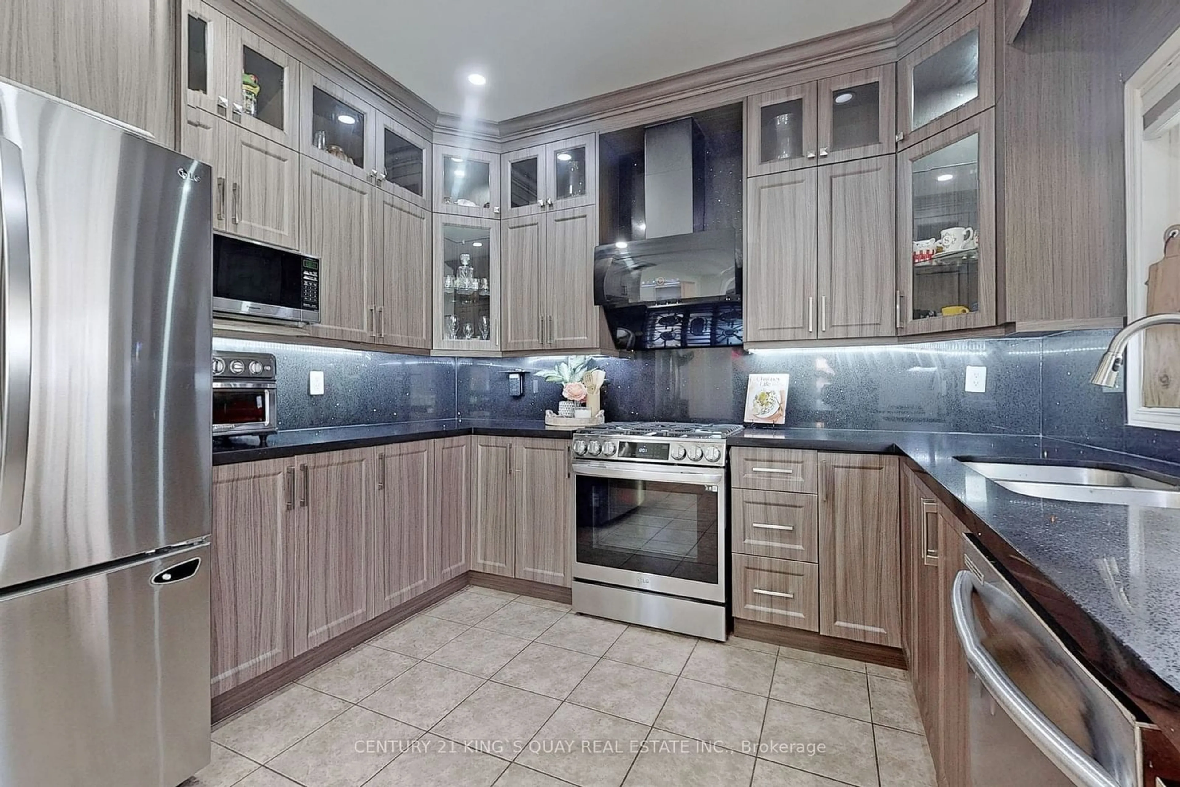 Contemporary kitchen, ceramic floors, mountain for 1418 Livesey Dr, Oshawa Ontario L1K 0G9