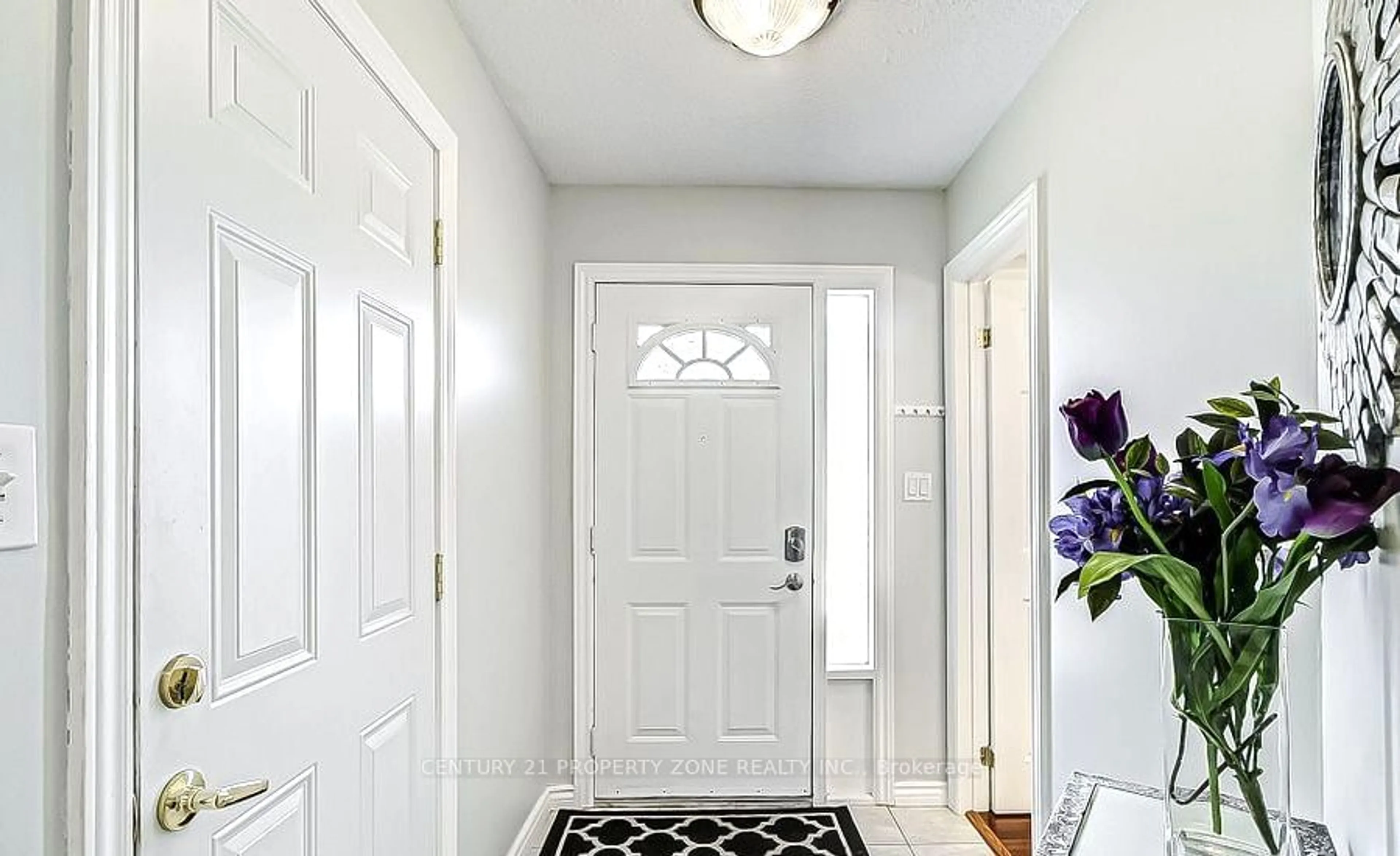 Indoor entryway, wood floors for 59 Lyndale Cres, Clarington Ontario L1E 1W6