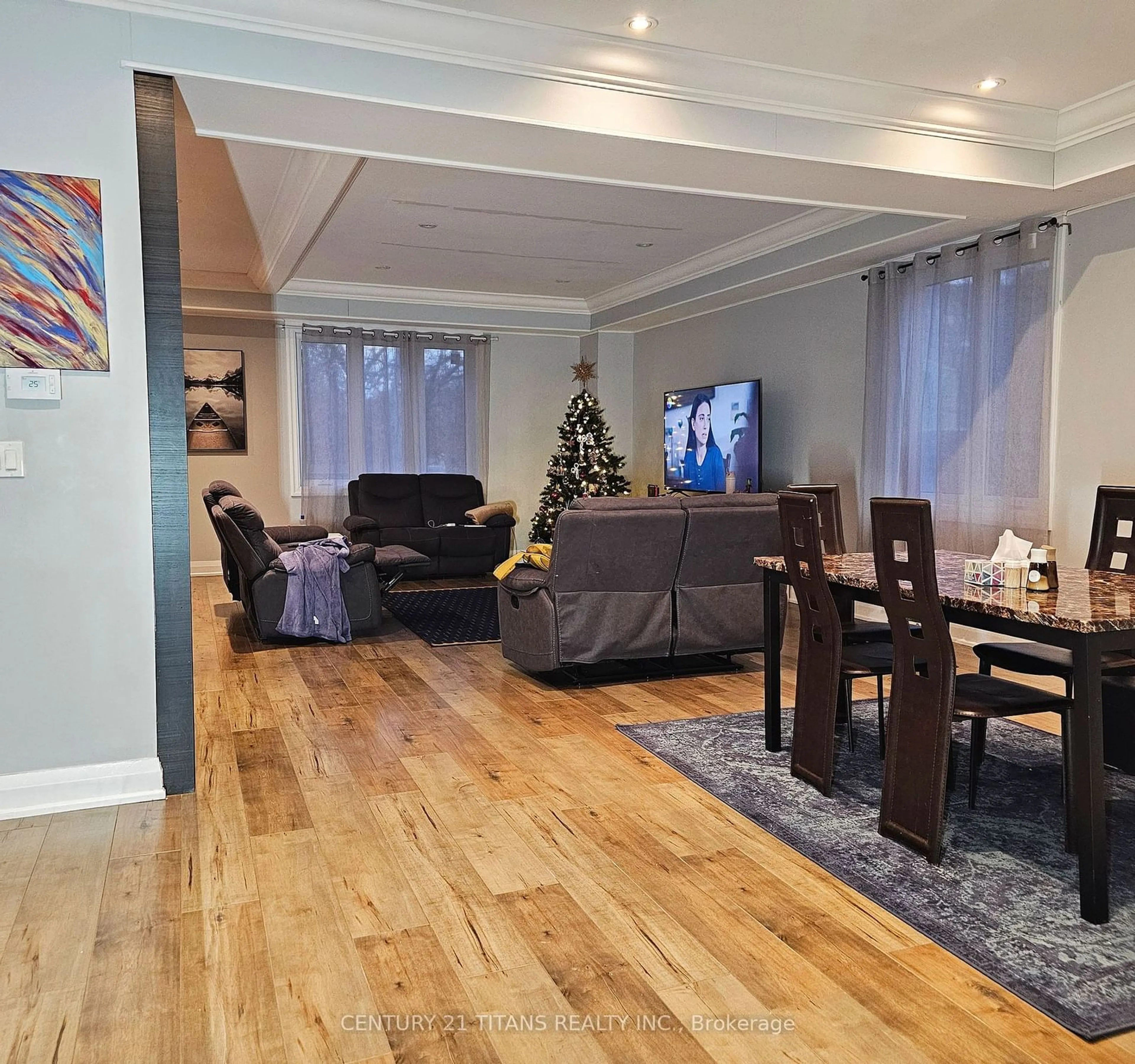 Living room, wood floors for 788 - B Midland Ave #B, Toronto Ontario M1K 4E7