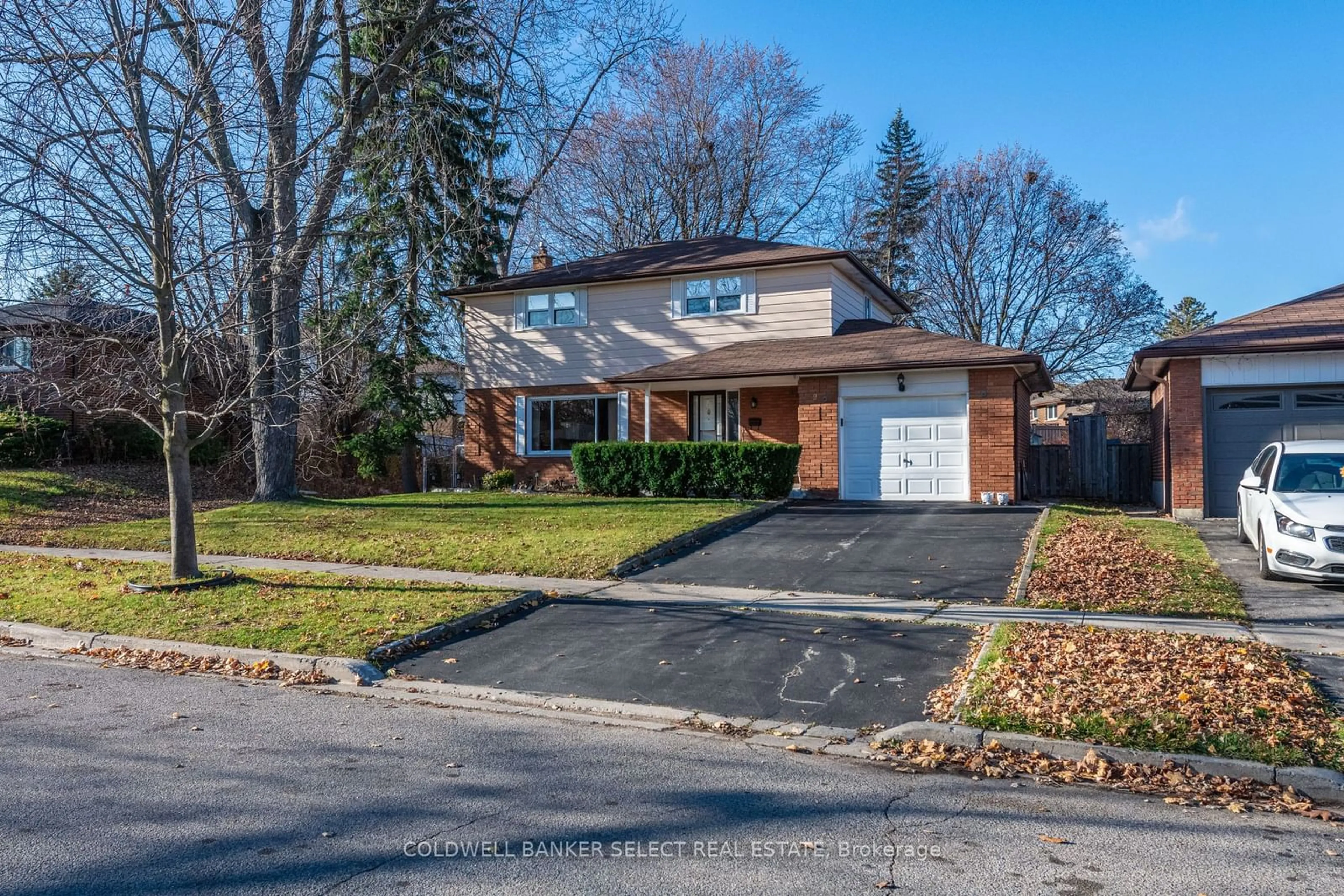 Frontside or backside of a home, the street view for 9 Misthollow Sq, Toronto Ontario M1E 4P3