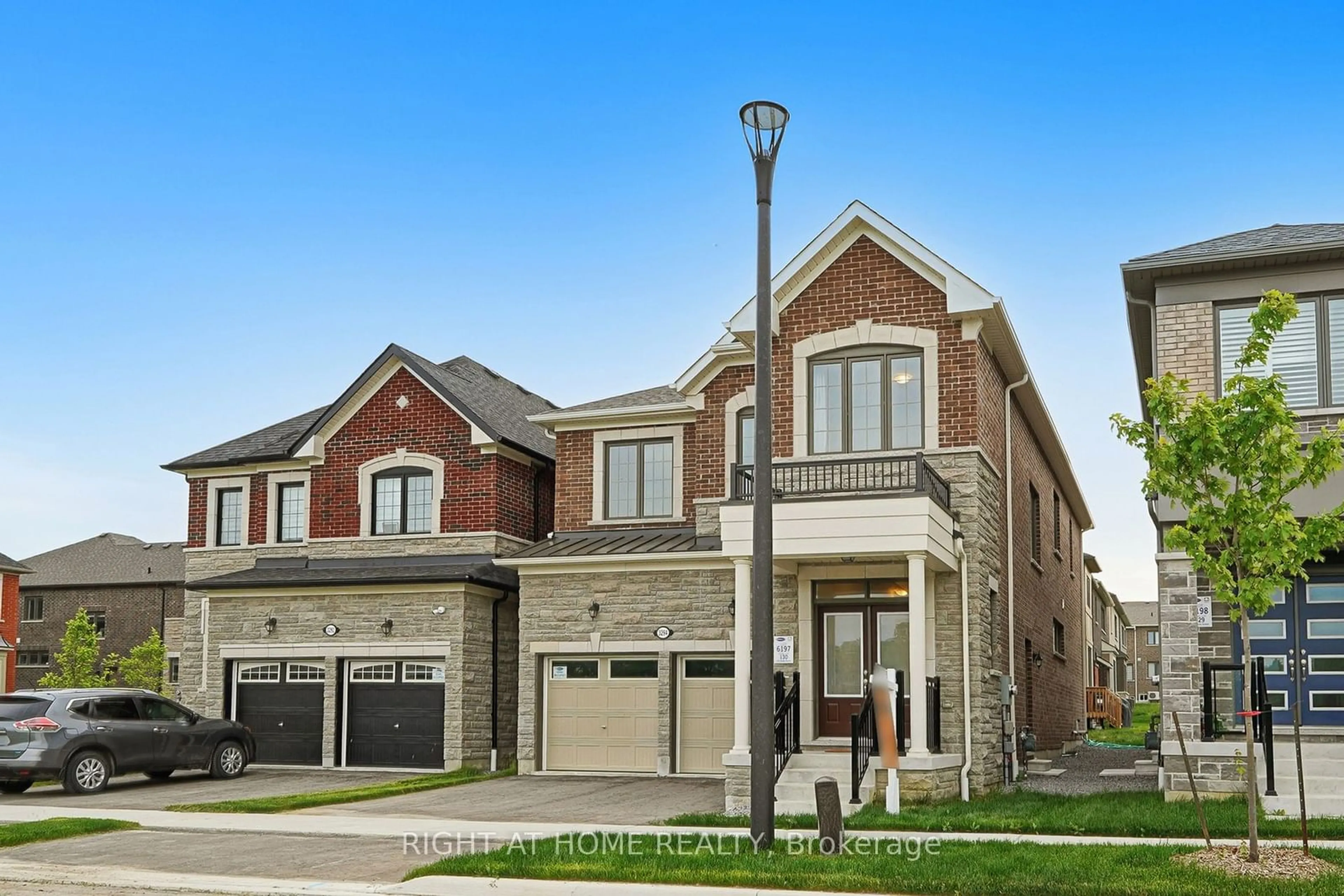 Home with brick exterior material for 3294 Turnstone Blvd, Pickering Ontario L1X 0M9