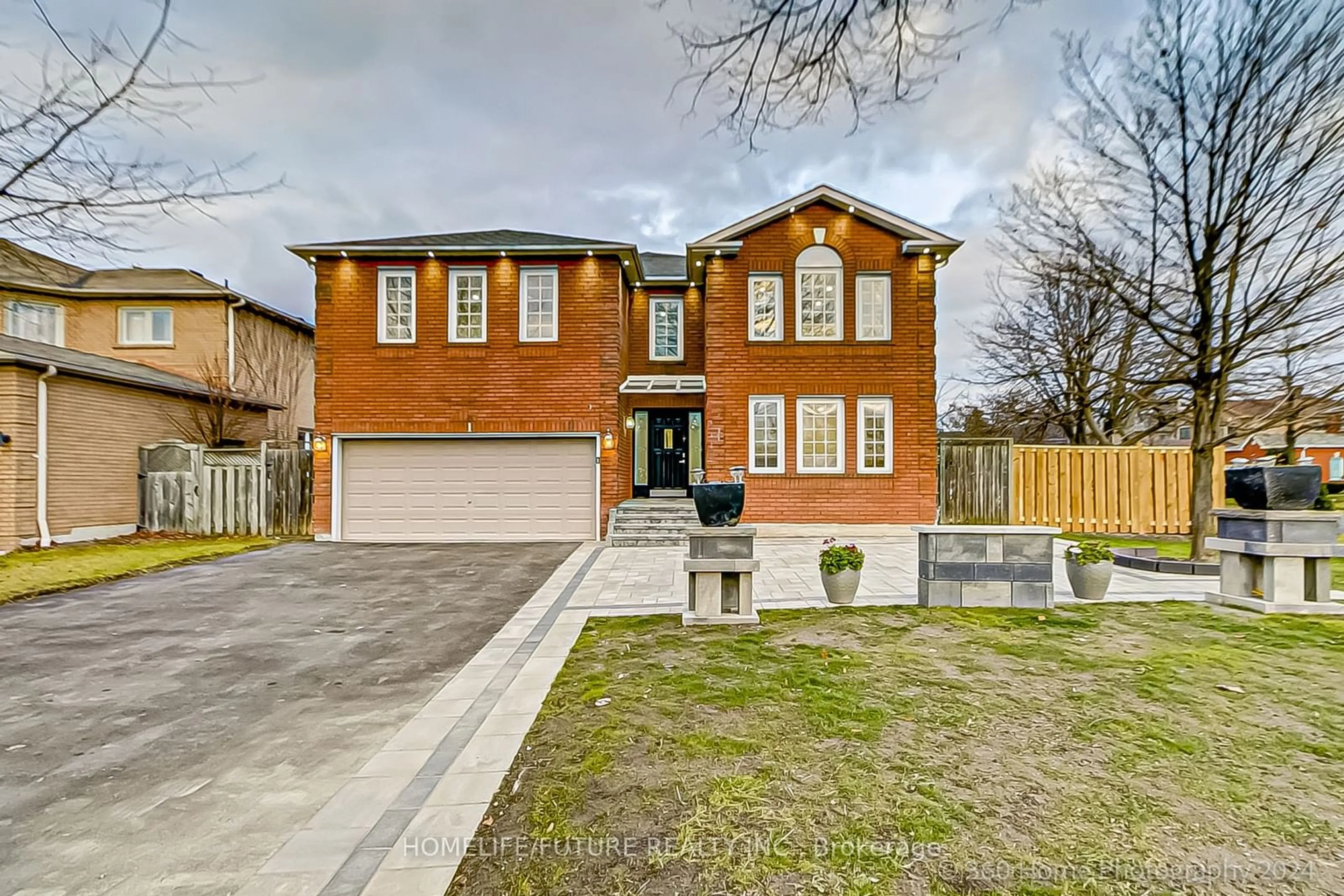 Home with brick exterior material for 1 Wigston Crt, Whitby Ontario L1R 2B8