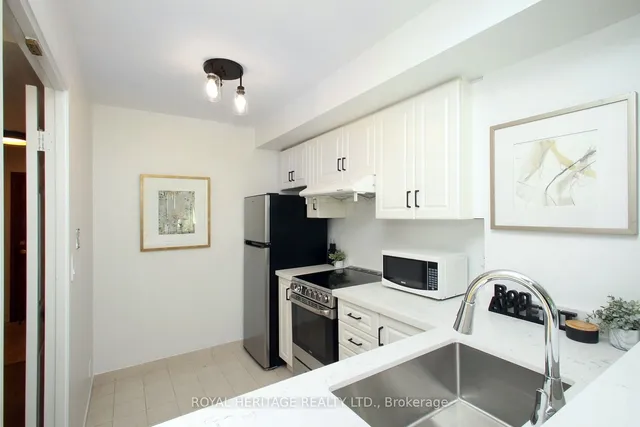 Additional property image - 18 Lee Centre Dr Unit 1505