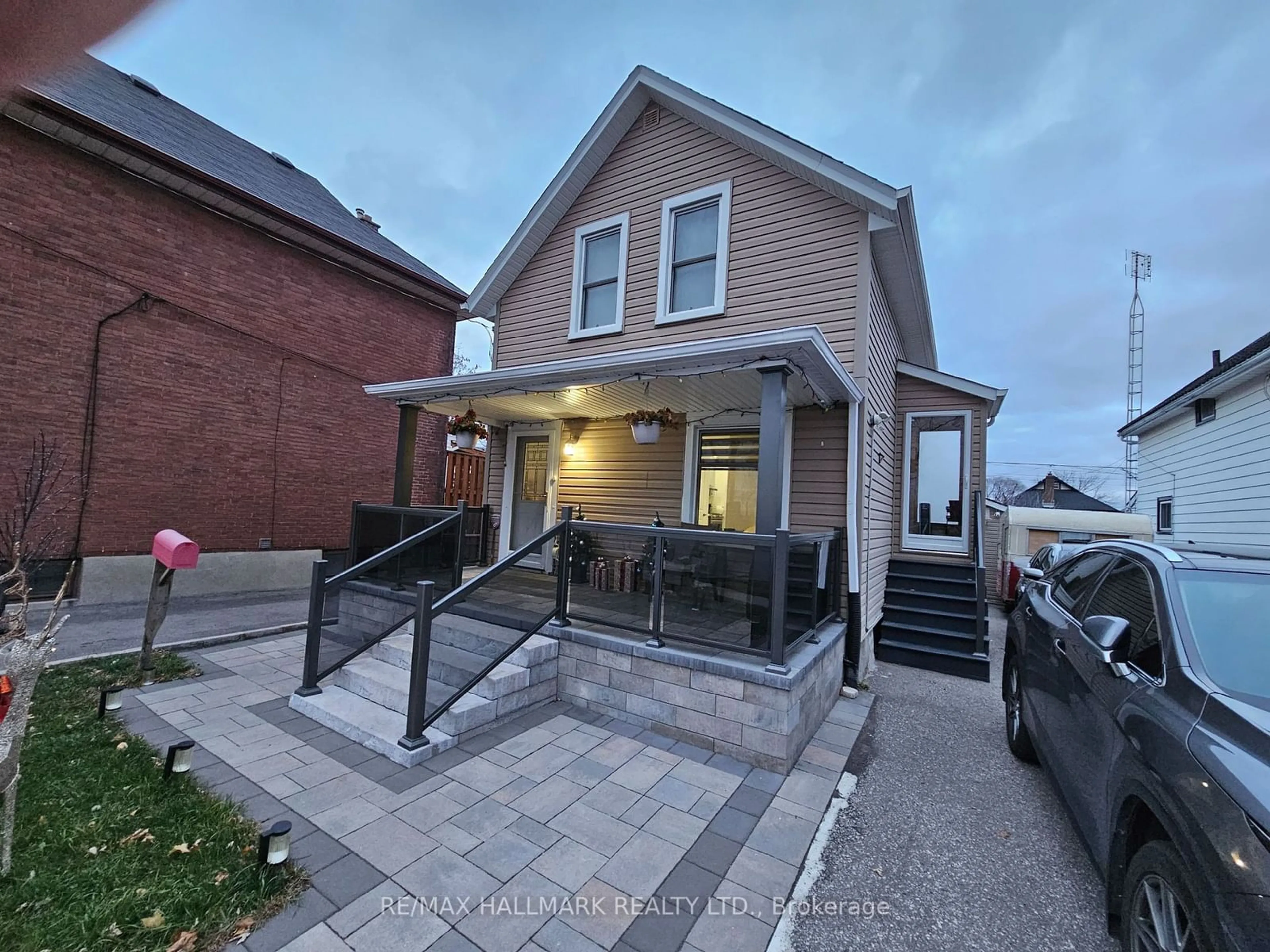 Unknown for 137 Huron St, Oshawa Ontario L1H 5E3