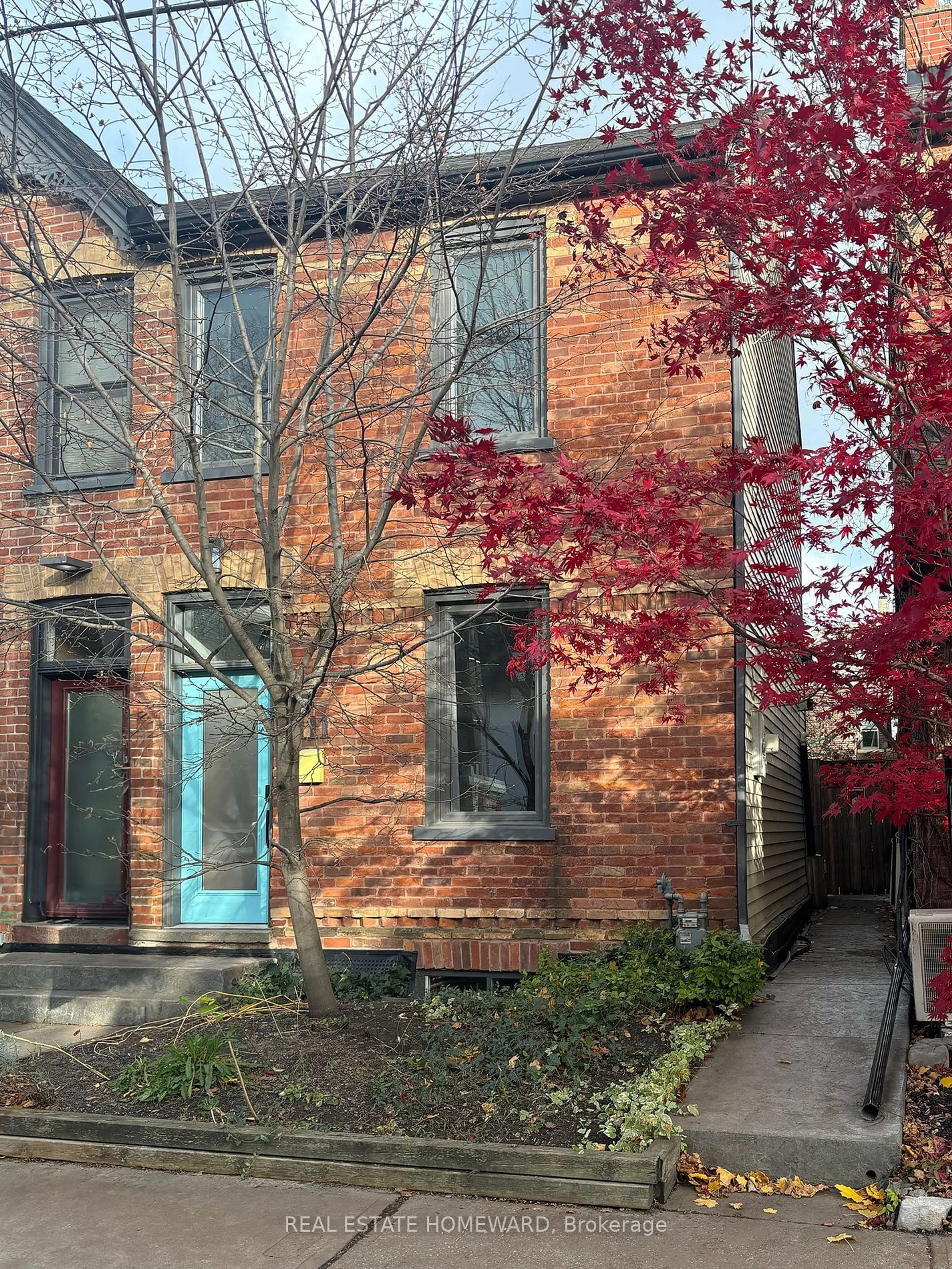 A pic from exterior of the house or condo, the front or back of building for 111 Hamilton St, Toronto Ontario M4M 2C7