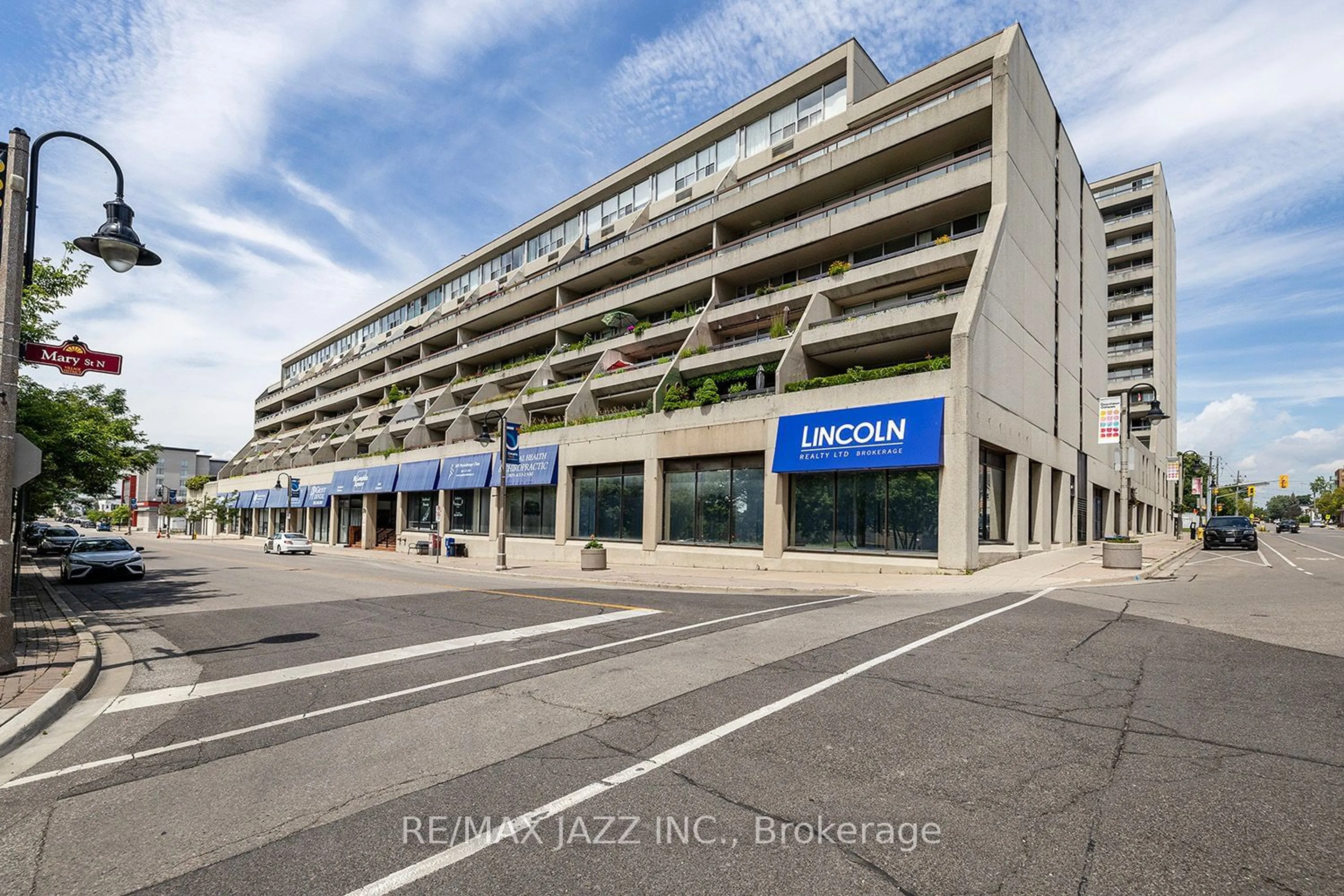 A pic from exterior of the house or condo, the front or back of building for 50 Richmond St #623, Oshawa Ontario L1G 7C7