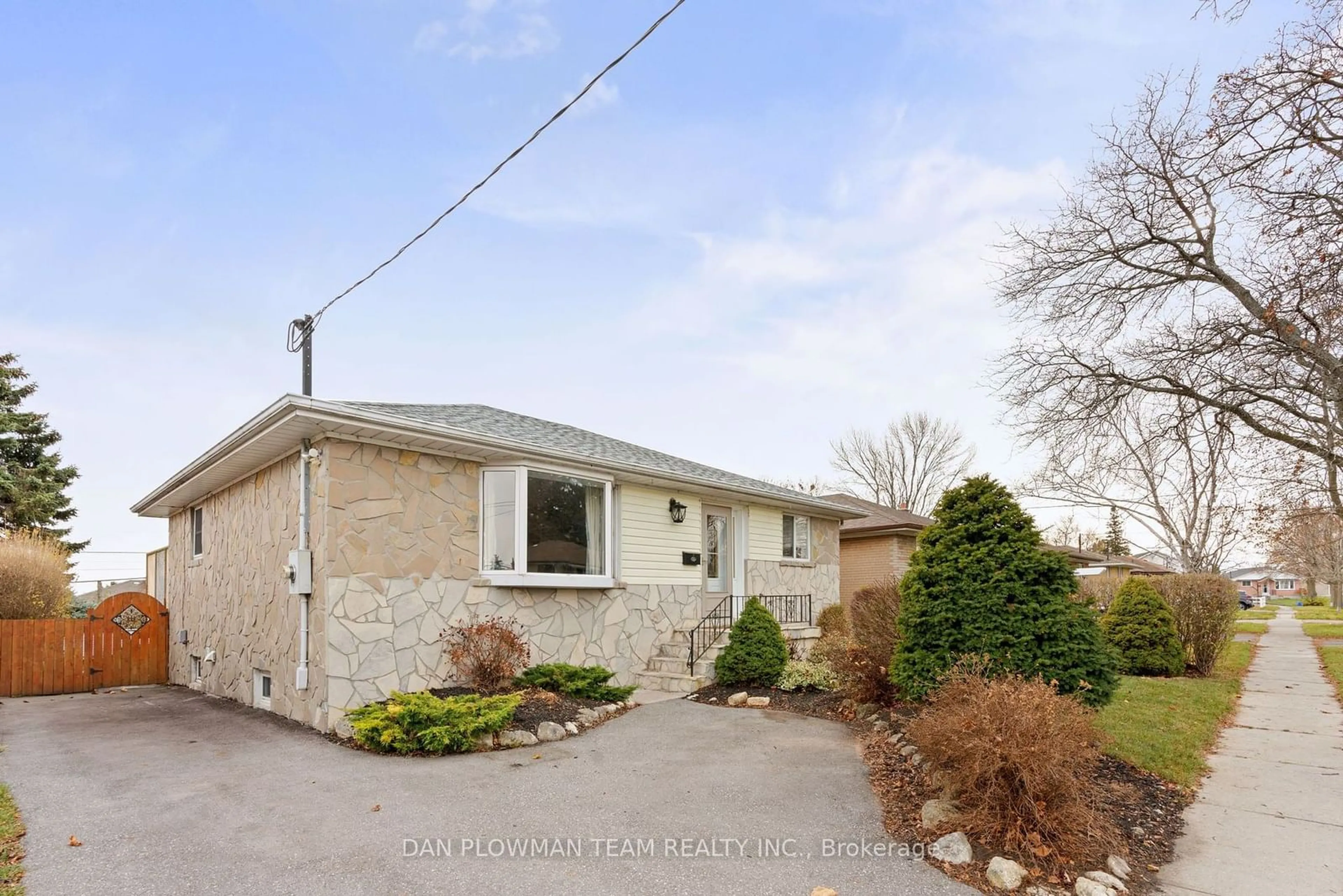 Frontside or backside of a home, the street view for 1451 Bala Dr, Oshawa Ontario L1J 3T6