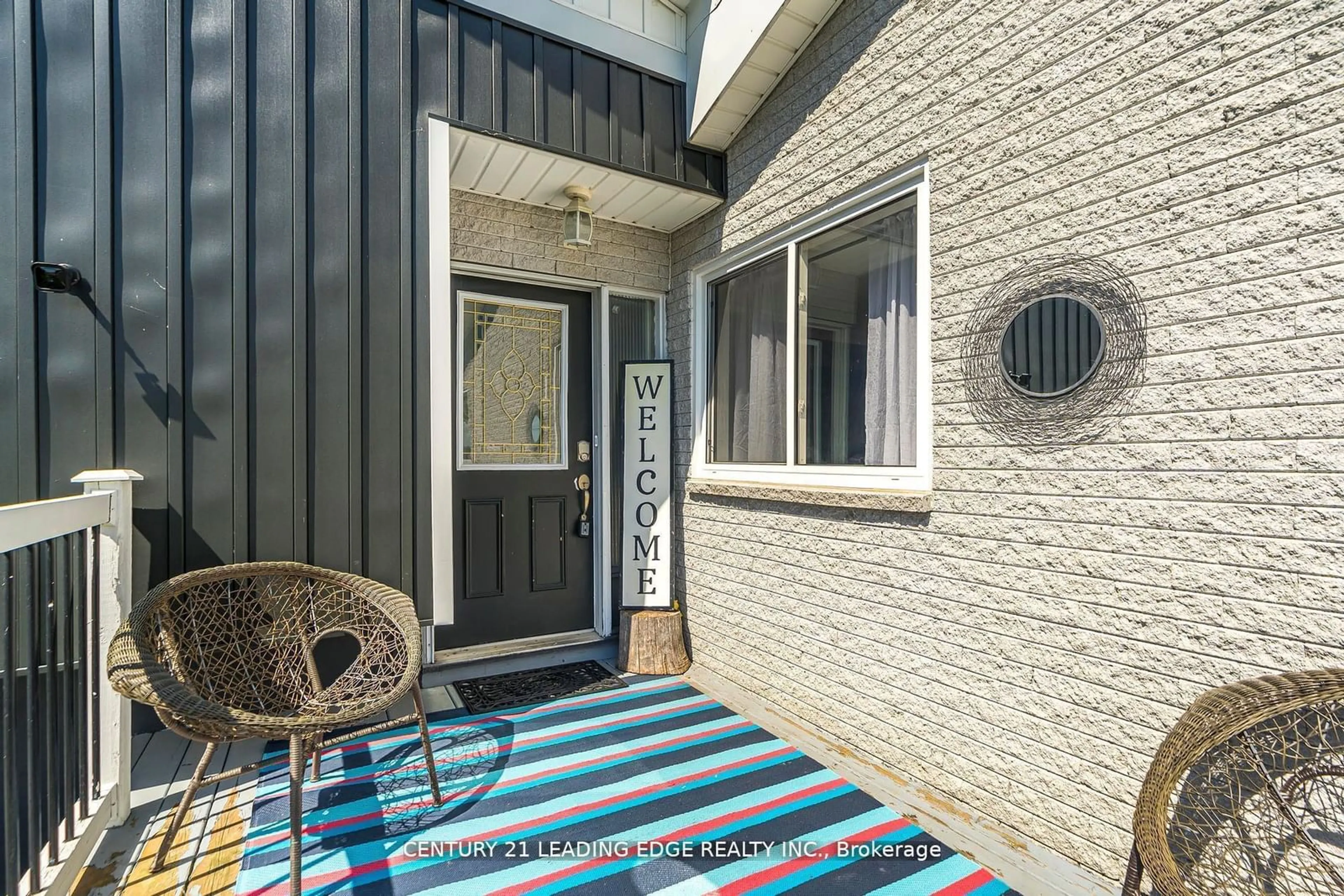 Indoor entryway, ceramic floors for 444 North Scugog Crt, Clarington Ontario L1C 6T1