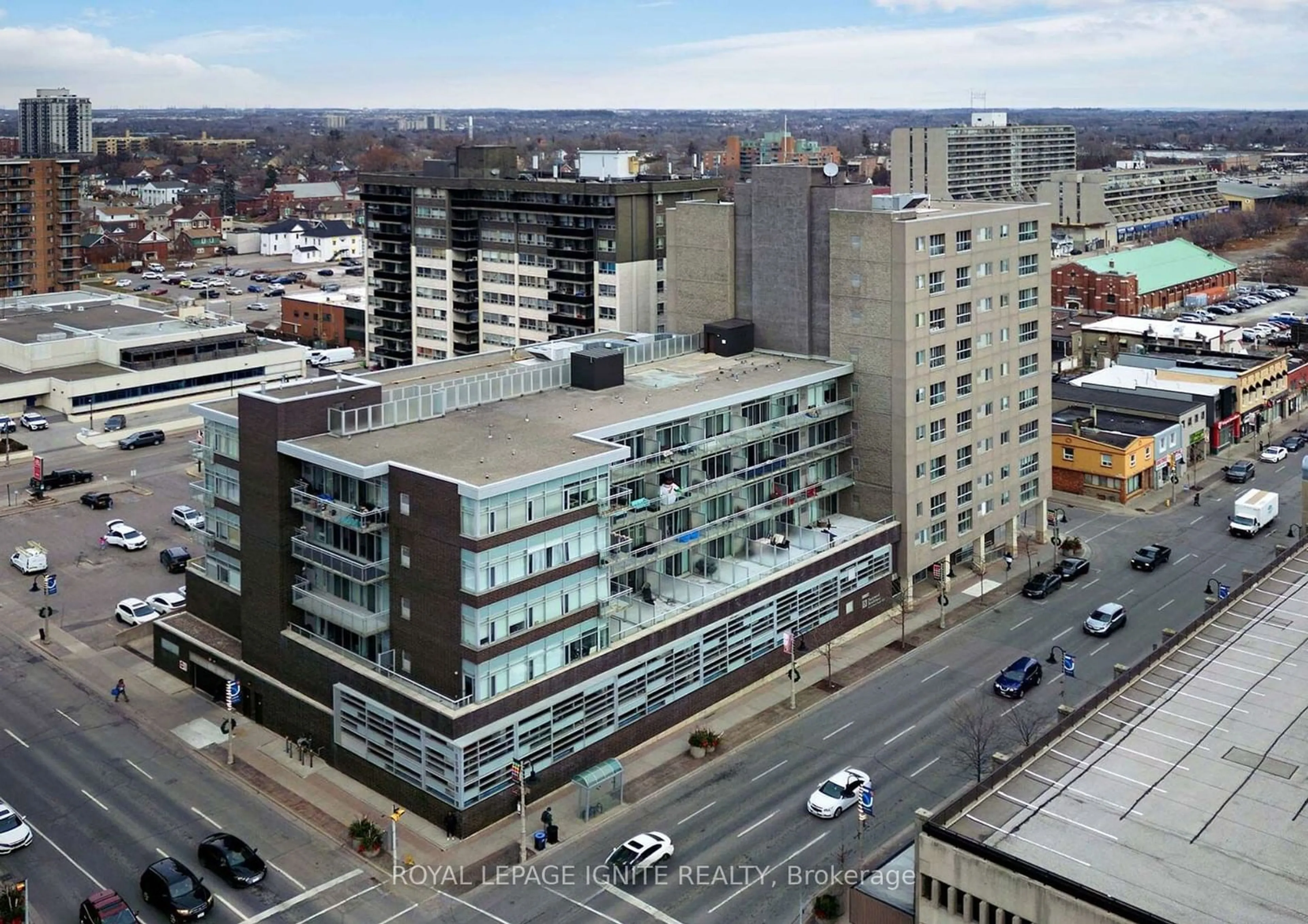 A pic from exterior of the house or condo, the front or back of building for 44 Bond St #801, Oshawa Ontario L1G 6R2