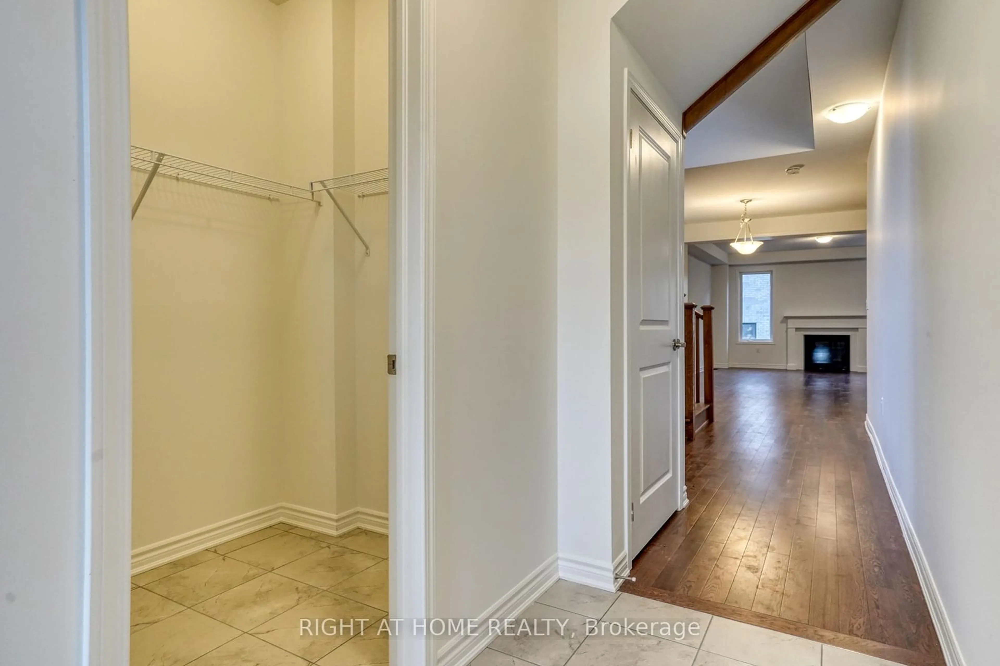 Indoor entryway, wood floors for 3092 Paperbirch Tr, Pickering Ontario L1X 0N9