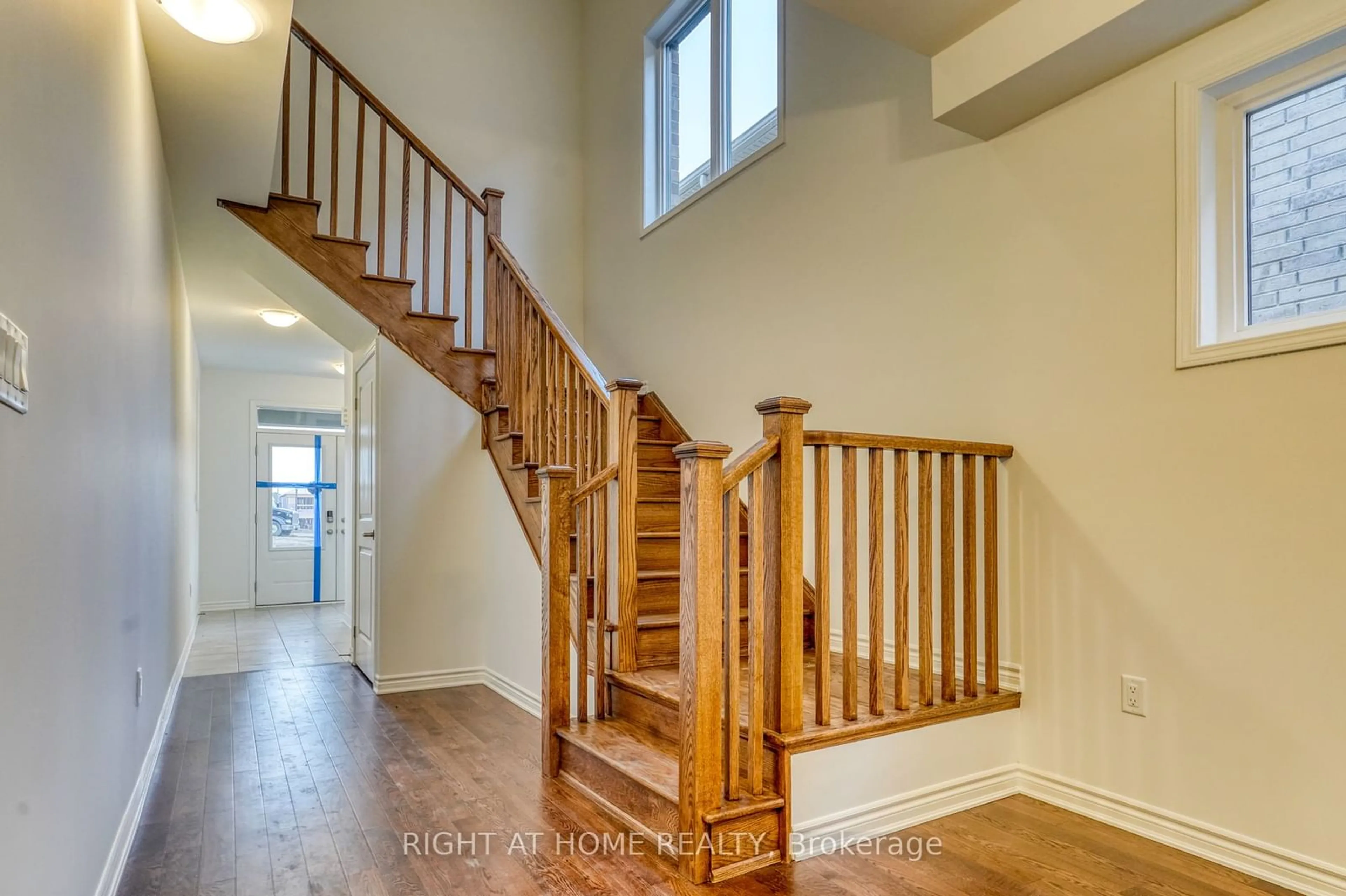 Stairs for 3092 Paperbirch Tr, Pickering Ontario L1X 0N9