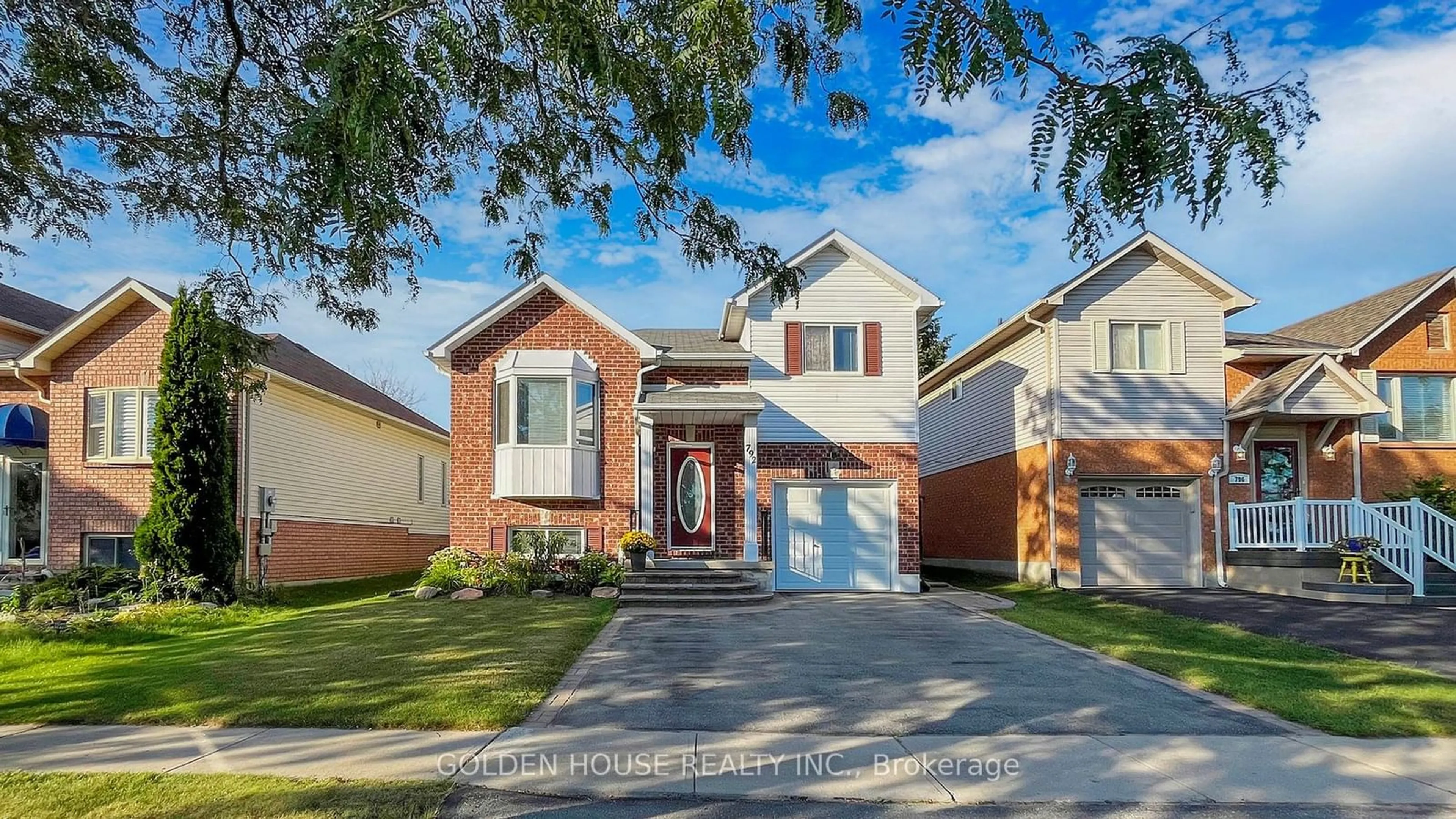 Frontside or backside of a home, the street view for 792 Beatrice St, Oshawa Ontario L1K 2H7