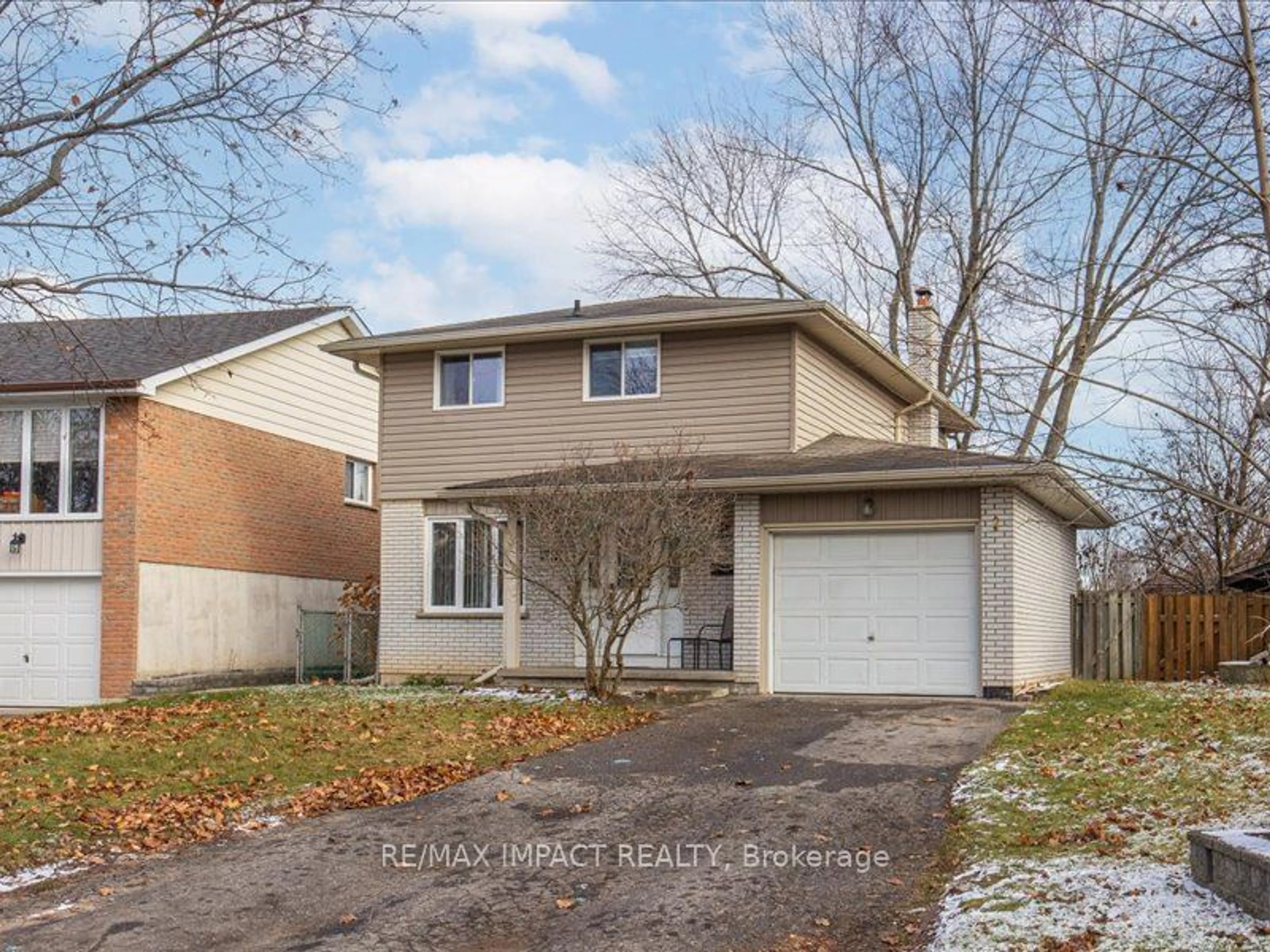 Frontside or backside of a home, the street view for 429 Charrington Ave, Oshawa Ontario L1G 7P2