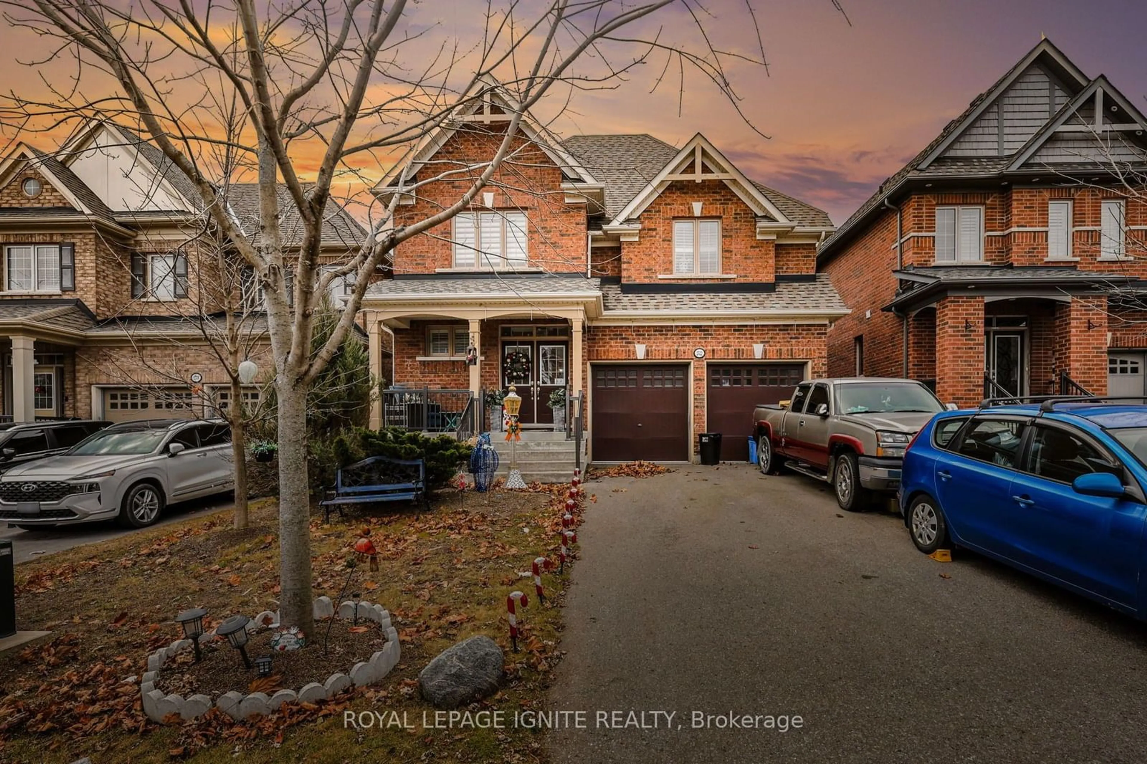 A pic from exterior of the house or condo, the street view for 2522 Snow Knight Dr, Oshawa Ontario L1L 0K2