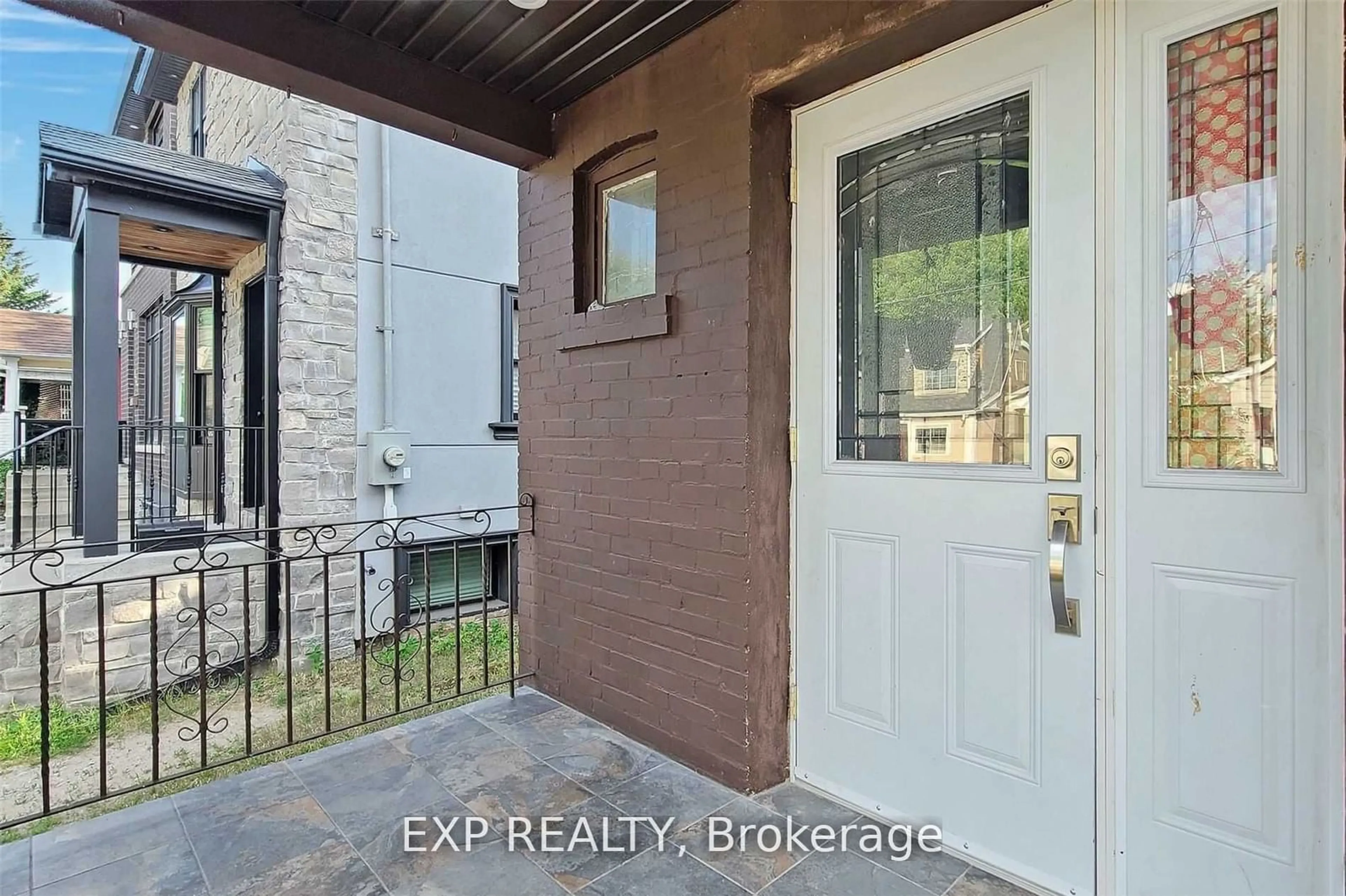 Indoor entryway for 146 Coleridge Ave, Toronto Ontario M4C 4H6